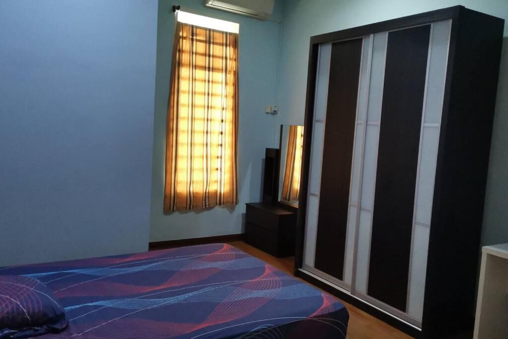 Semi-detached House, Semenyih, Malaysia