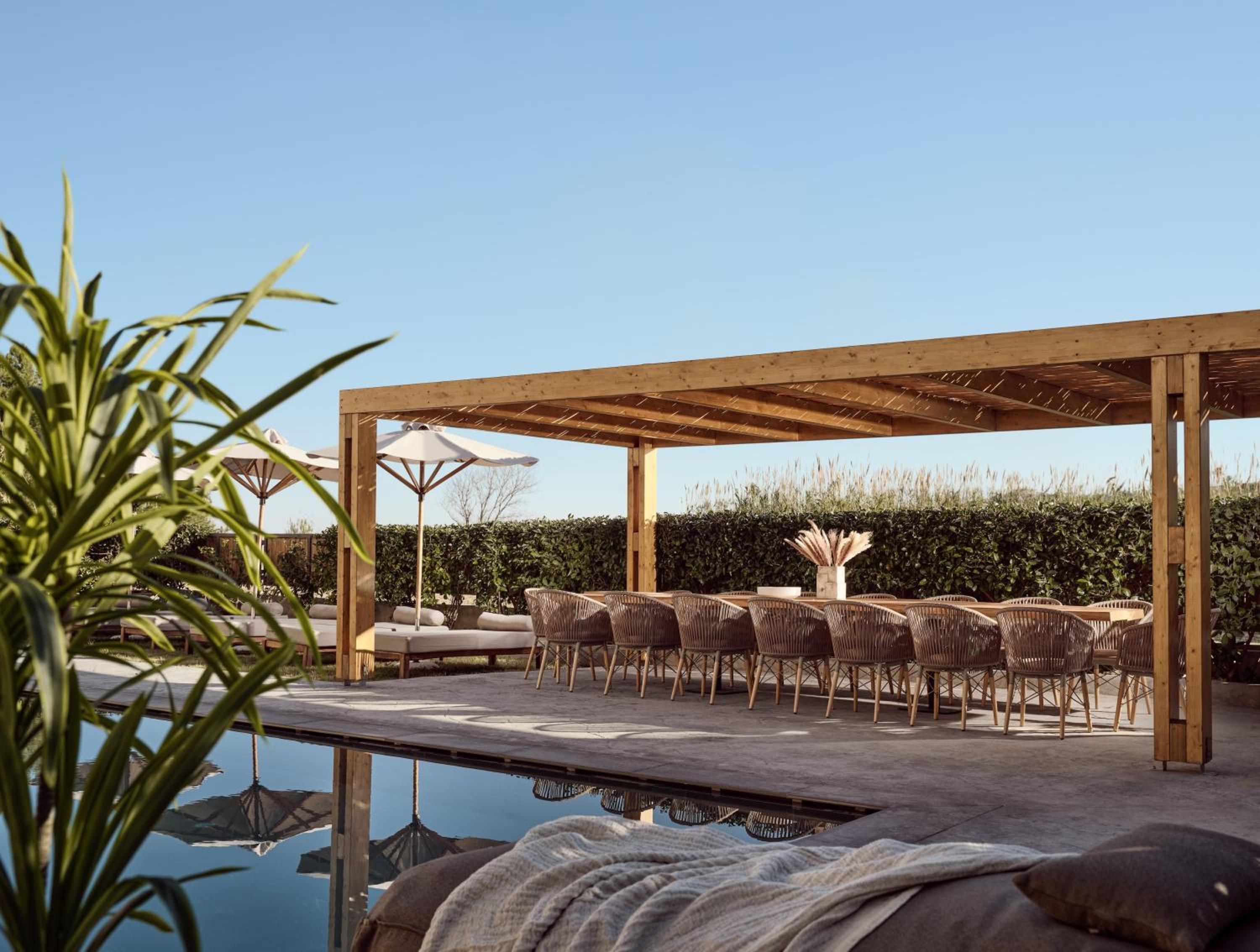 ÒLA Exclusive Residence, with Pool & Beach Access, By ThinkVilla
