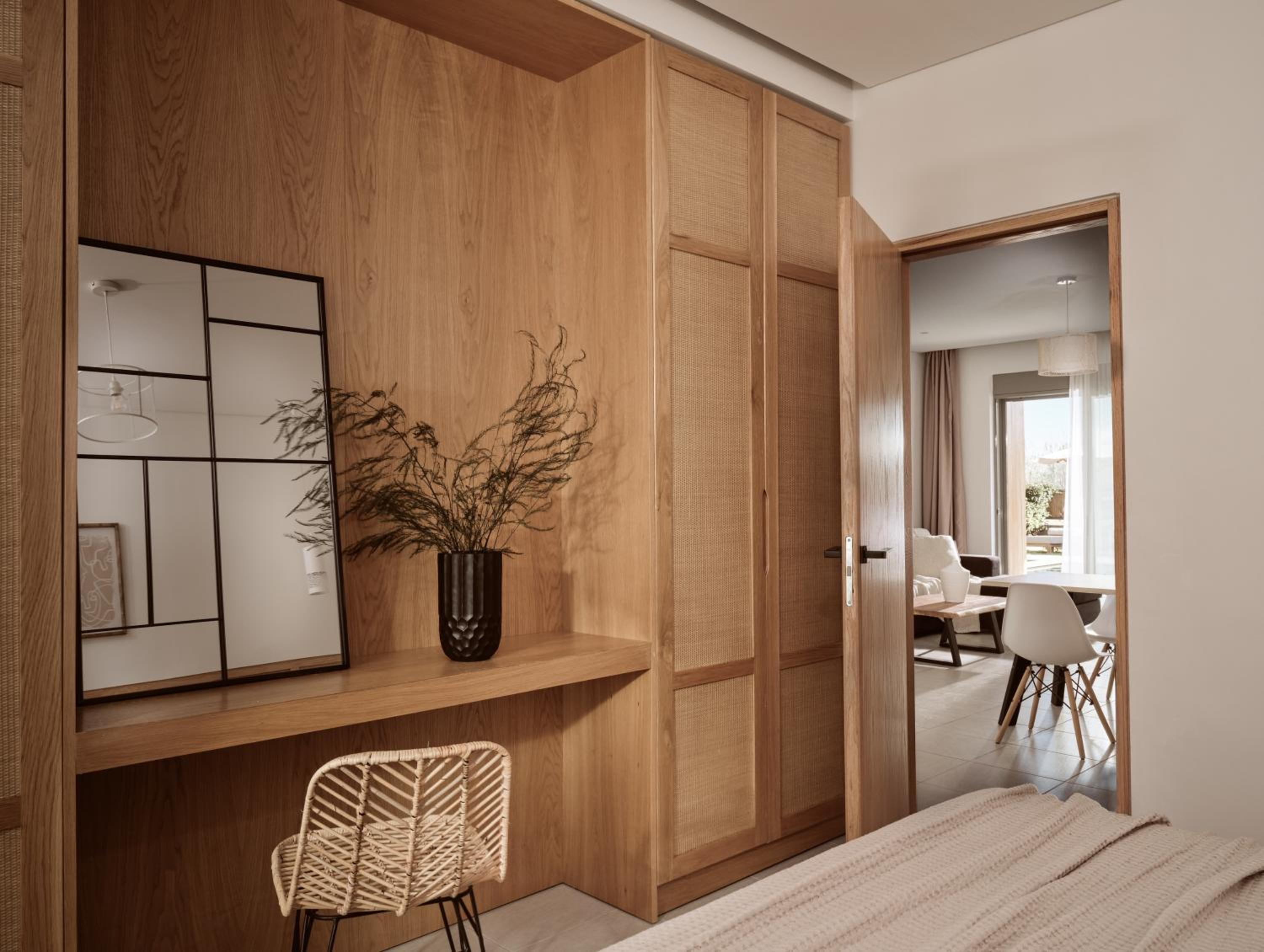 ÒLA Exclusive Residence, with Pool & Beach Access, By ThinkVilla