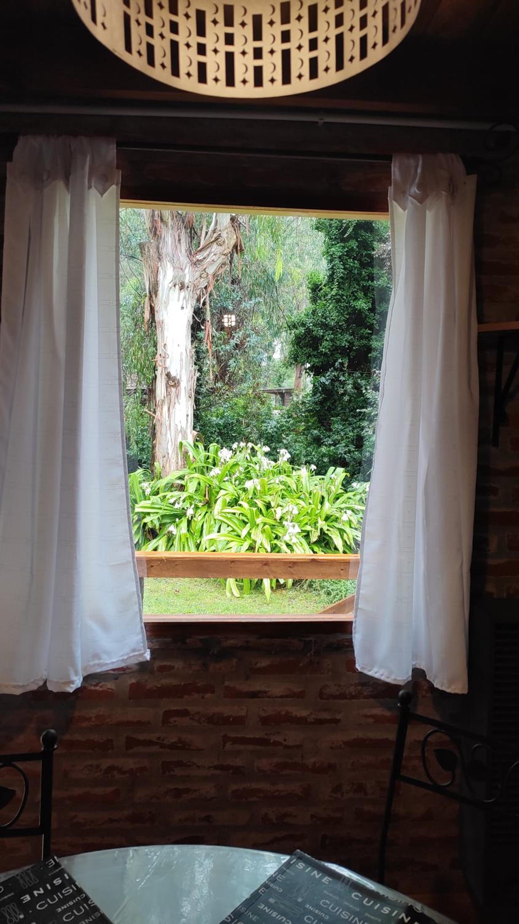 Cabaña Bosque Peralta Ramos para 4 personas, 2 dormitorios