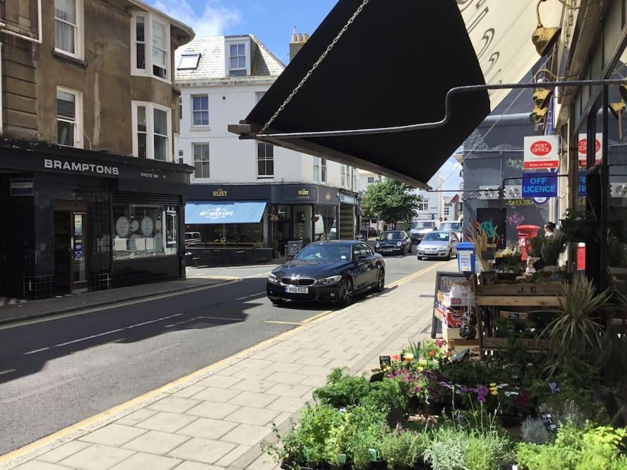 Seaside garden flat in Kemp Town