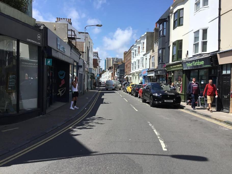 Seaside garden flat in Kemp Town