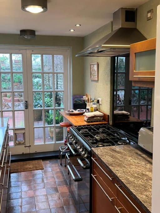 Seaside garden flat in Kemp Town