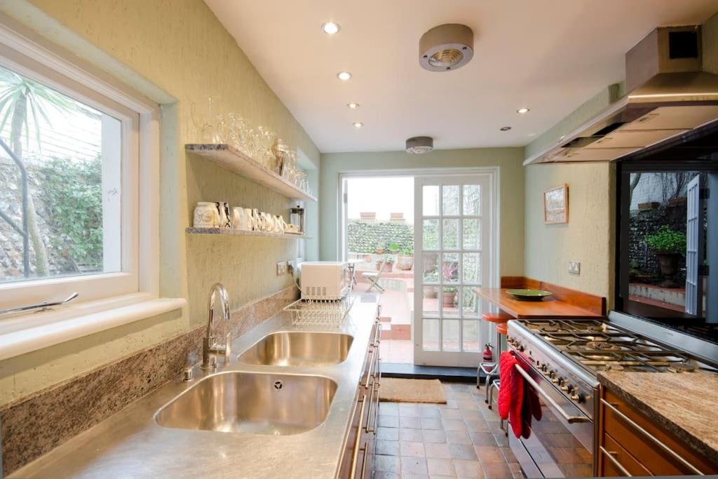 Seaside garden flat in Kemp Town