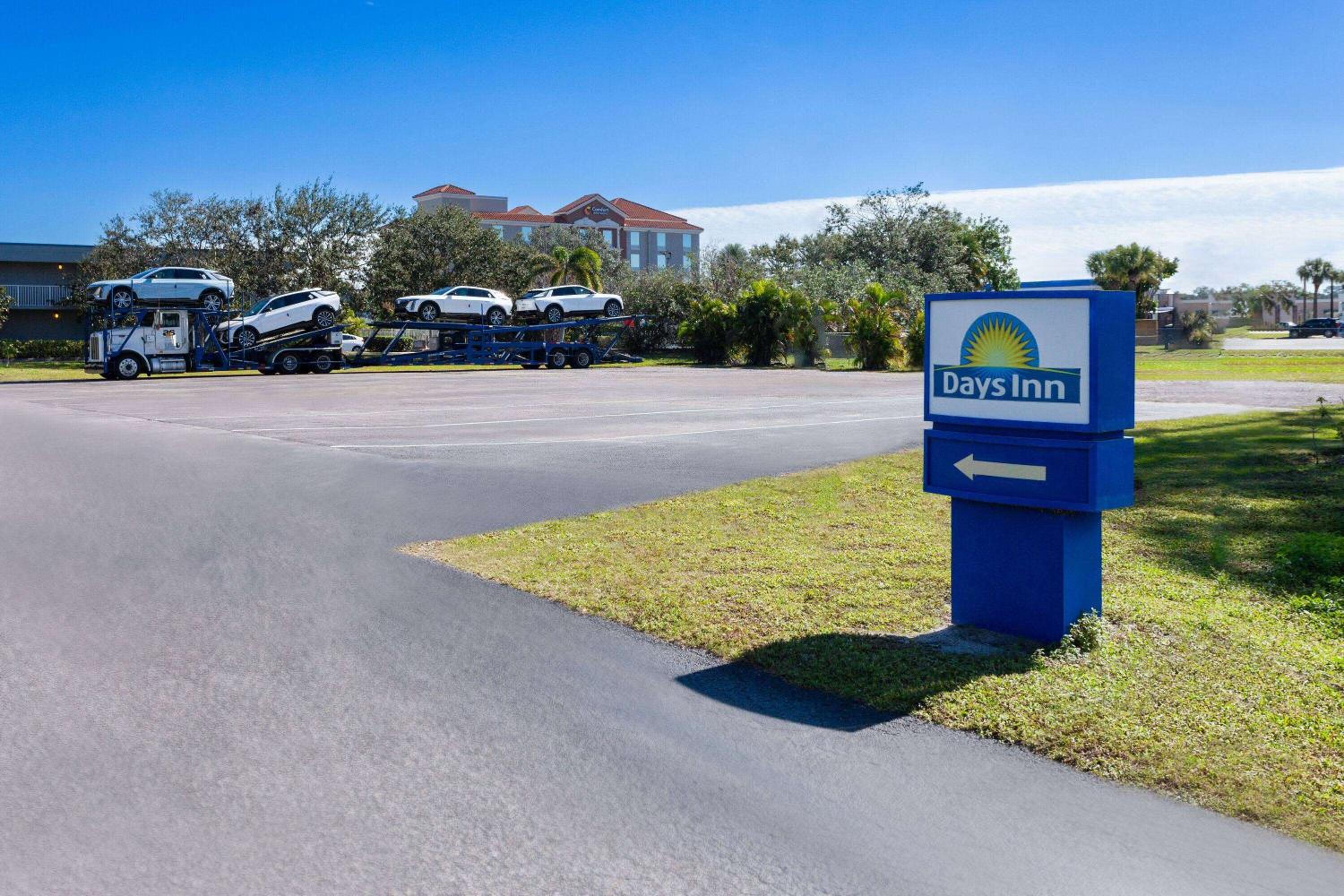 Days Inn by Wyndham Melbourne - Image 2