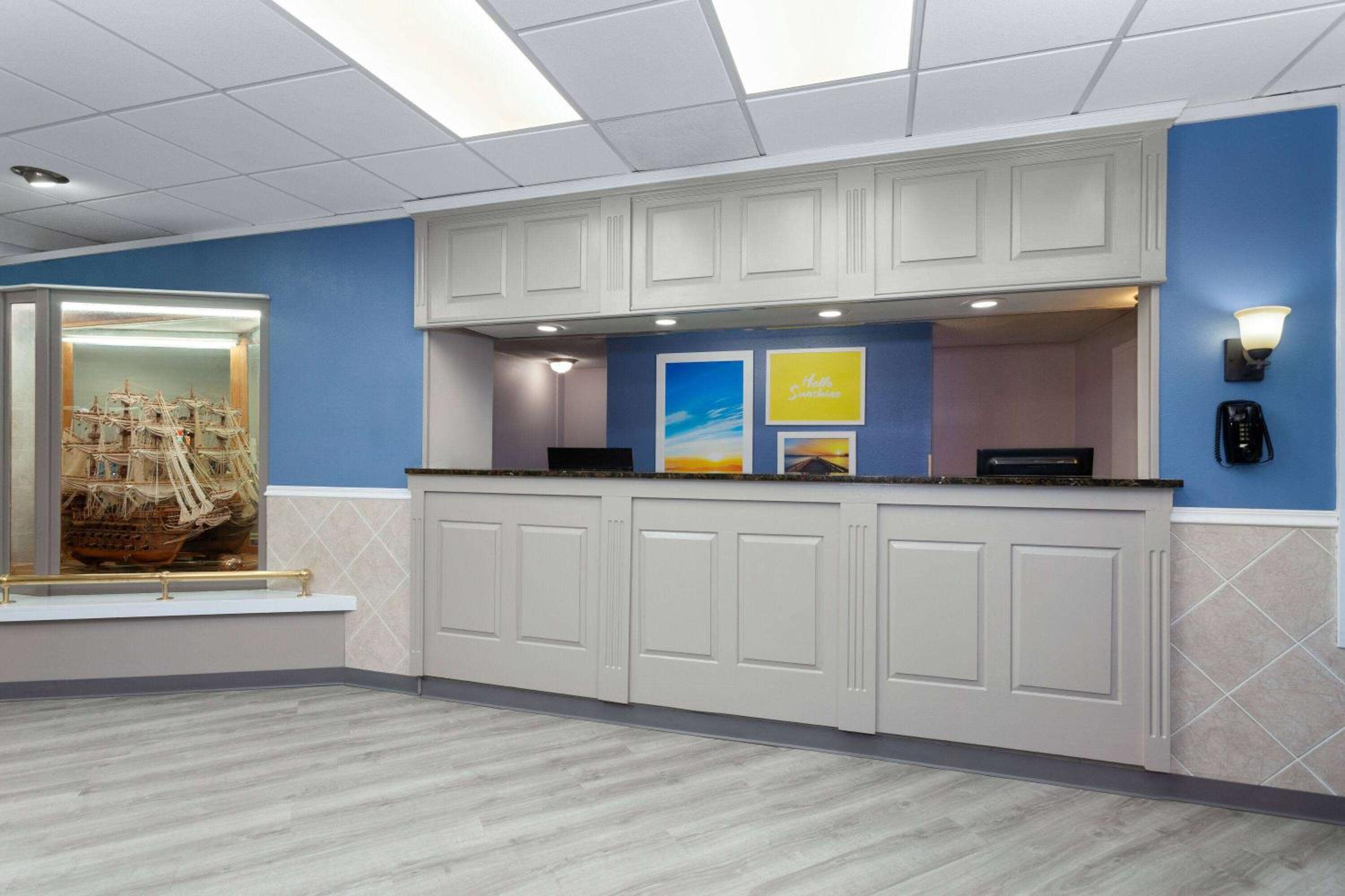 Days Inn by Wyndham Melbourne - Image 3