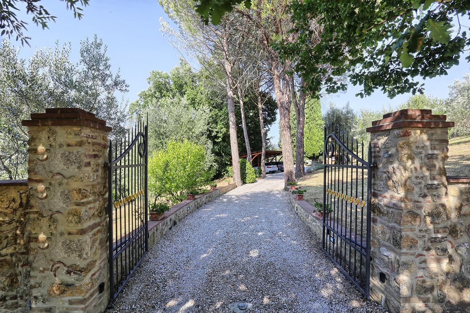 Villa Rivoltino di Sopra Volterra view 5