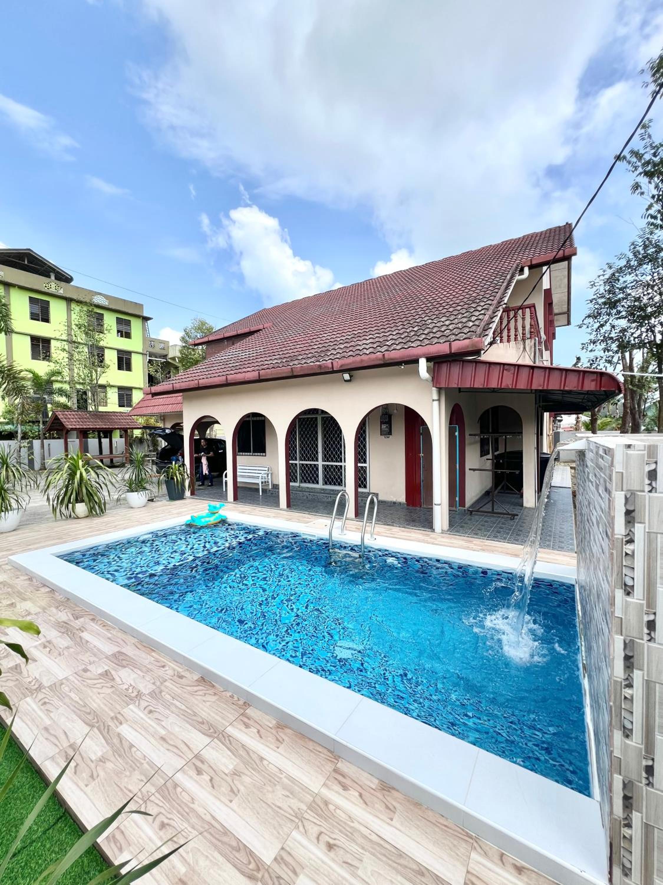 Teratai Homestay Batu Buruk photo 2