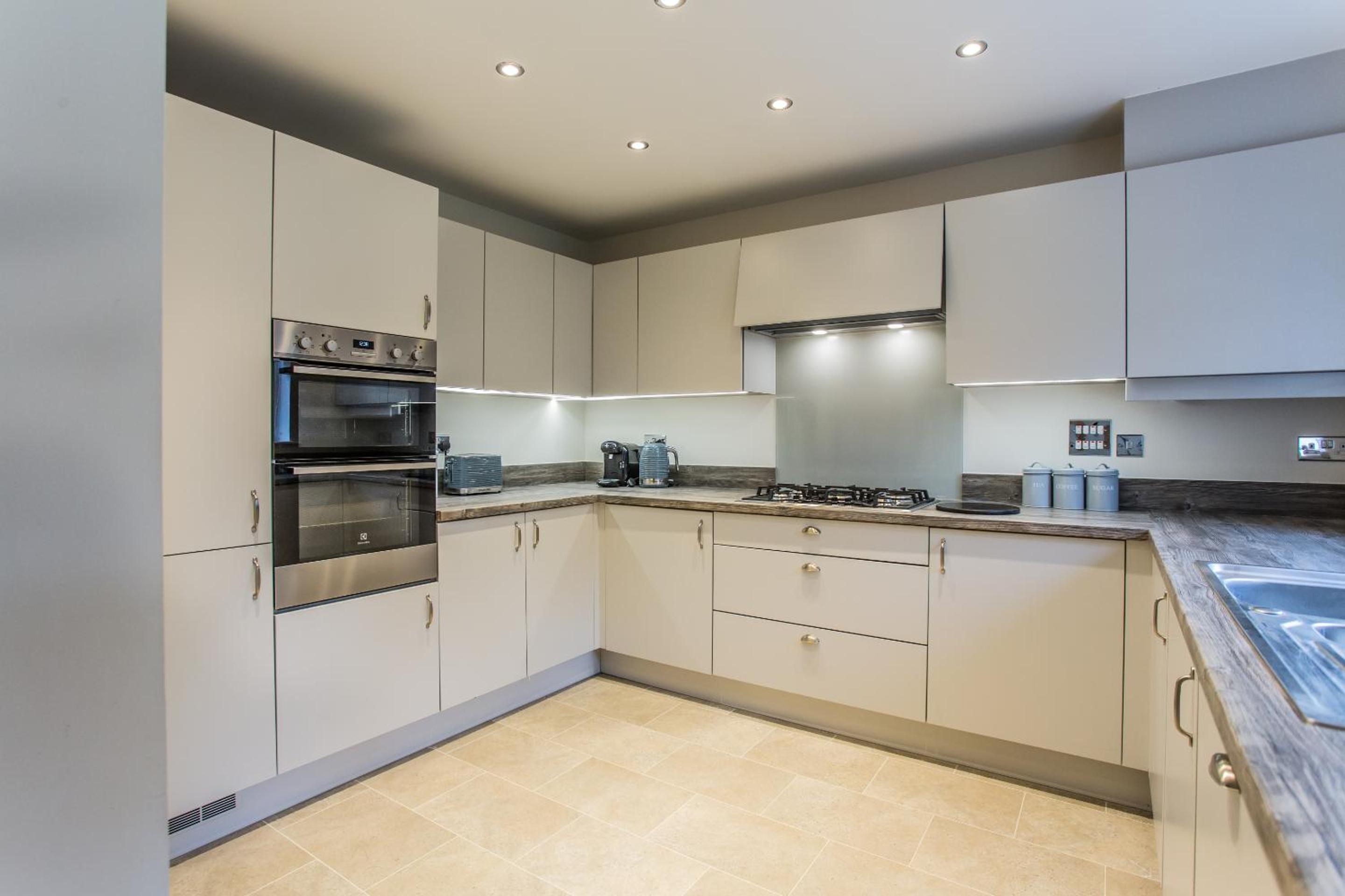 Pine Trees - 4 bed home in The Witterings view 2