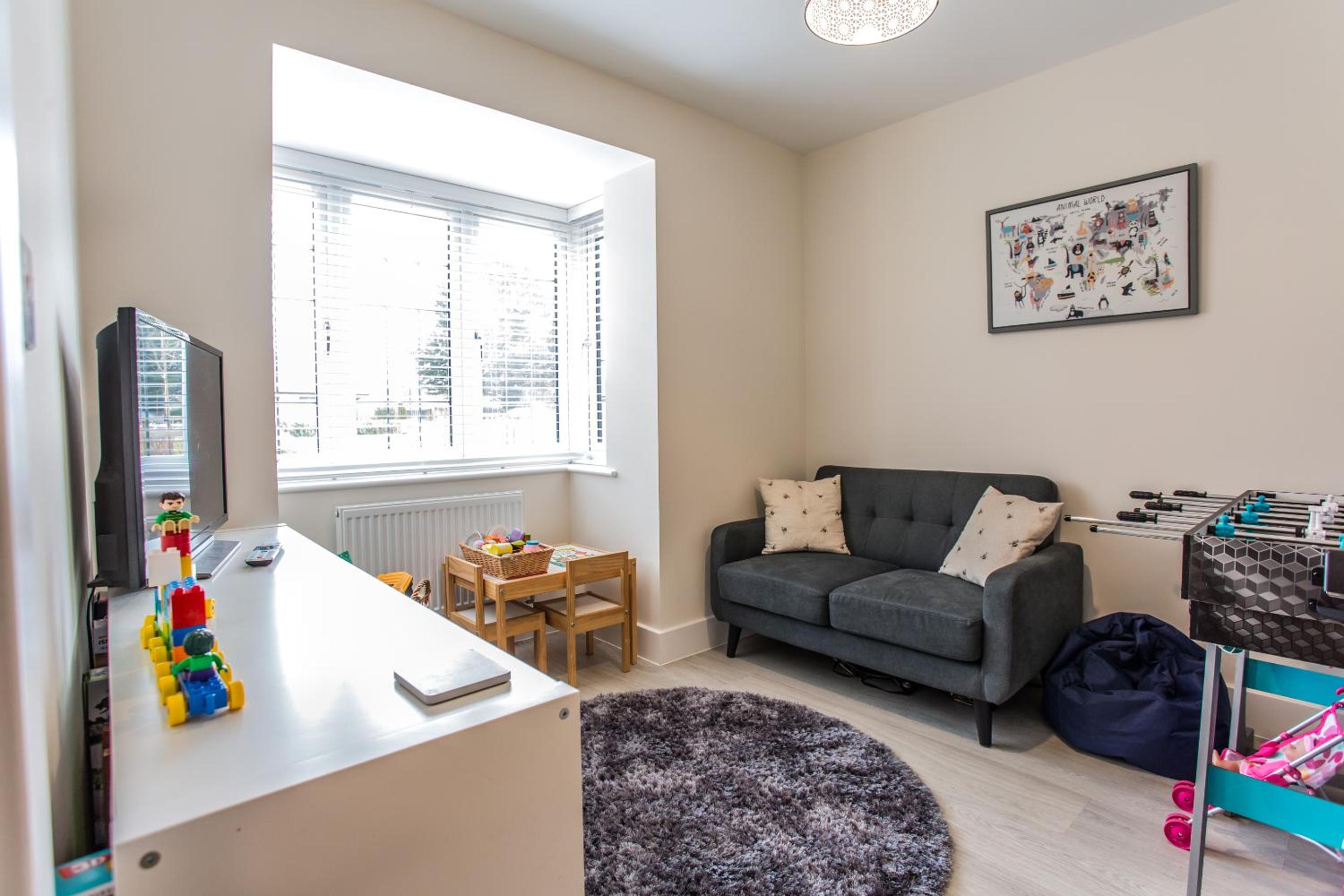 Pine Trees - 4 bed home in The Witterings view 4