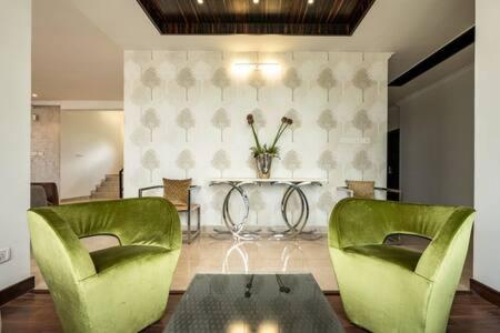 Long Stay Villa in Swiss Town! view 2