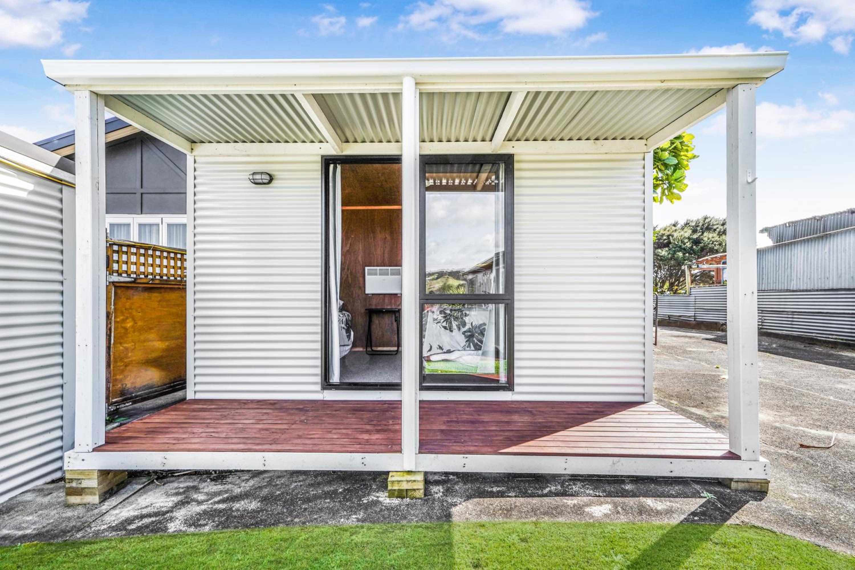 The Shed - Raglan Holiday Home view 3