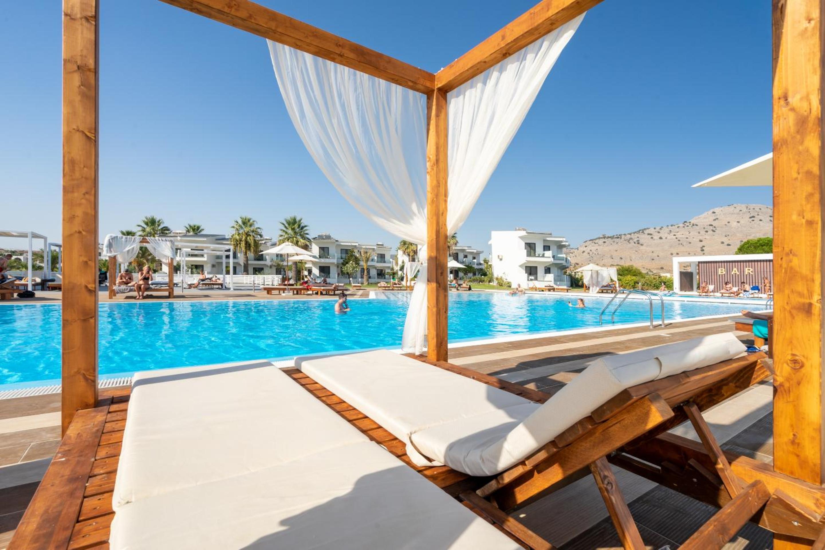 Kamari Beach photo 3