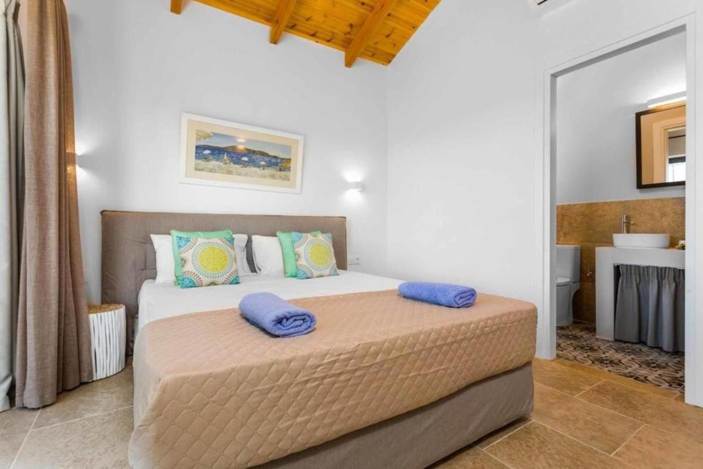 Splendid Zakynthos Villa - 3 Bedrooms - Villa Petlivia - En-suite Bathrooms - Walking Distance to Beach photo 2