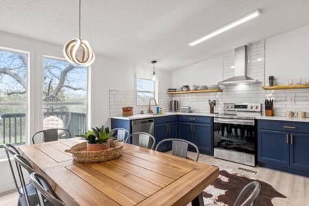 Starlight Horizon Cabin C - Pet-Friendly Texas Hill Country Cabin Near Canyon Lake - Pool, Stargazing & Group Getaways Sleeps 8 view 3