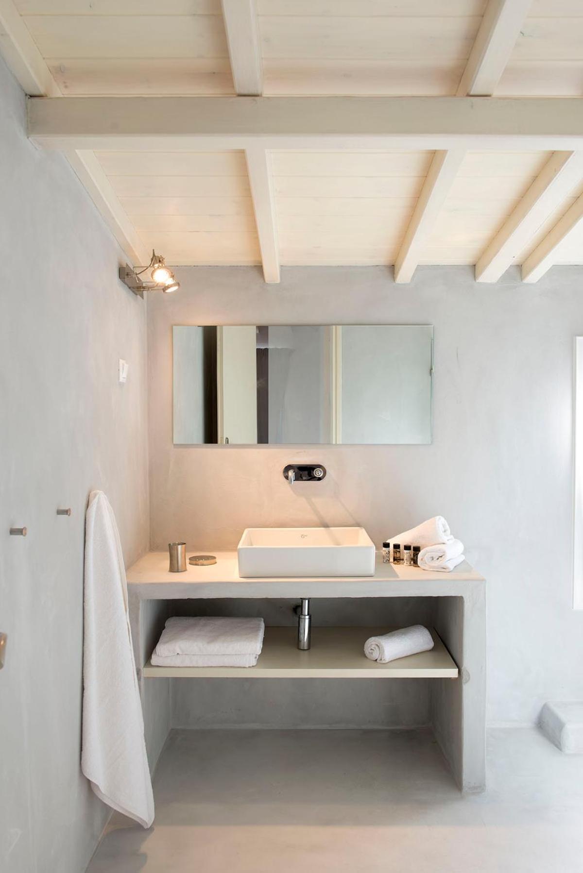 ILYA SUITES BY THE SEA