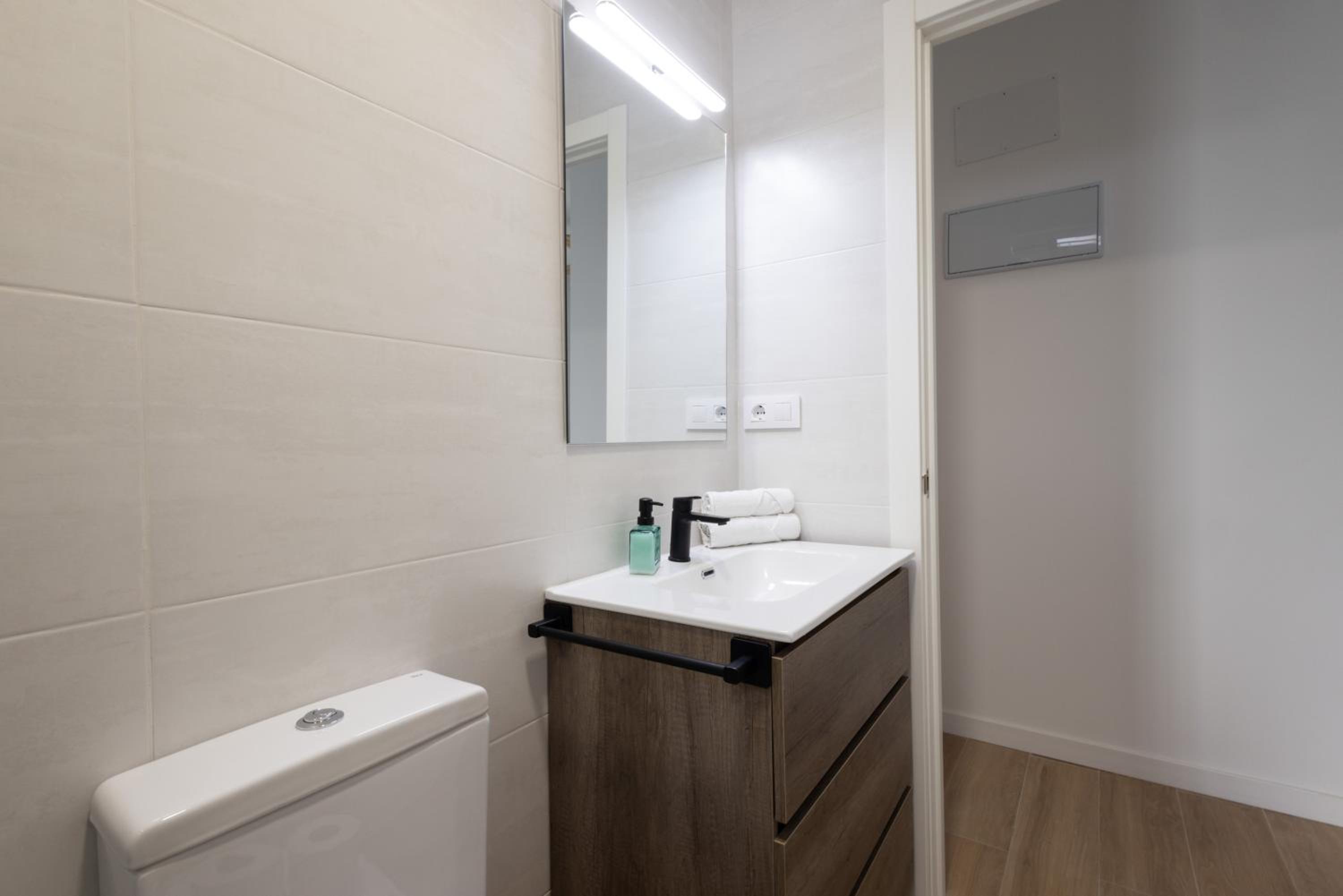 Valencia Vacations - FLORIT FLATS - The Cruz Cubierta Apartments with Terrace - Property Image 15