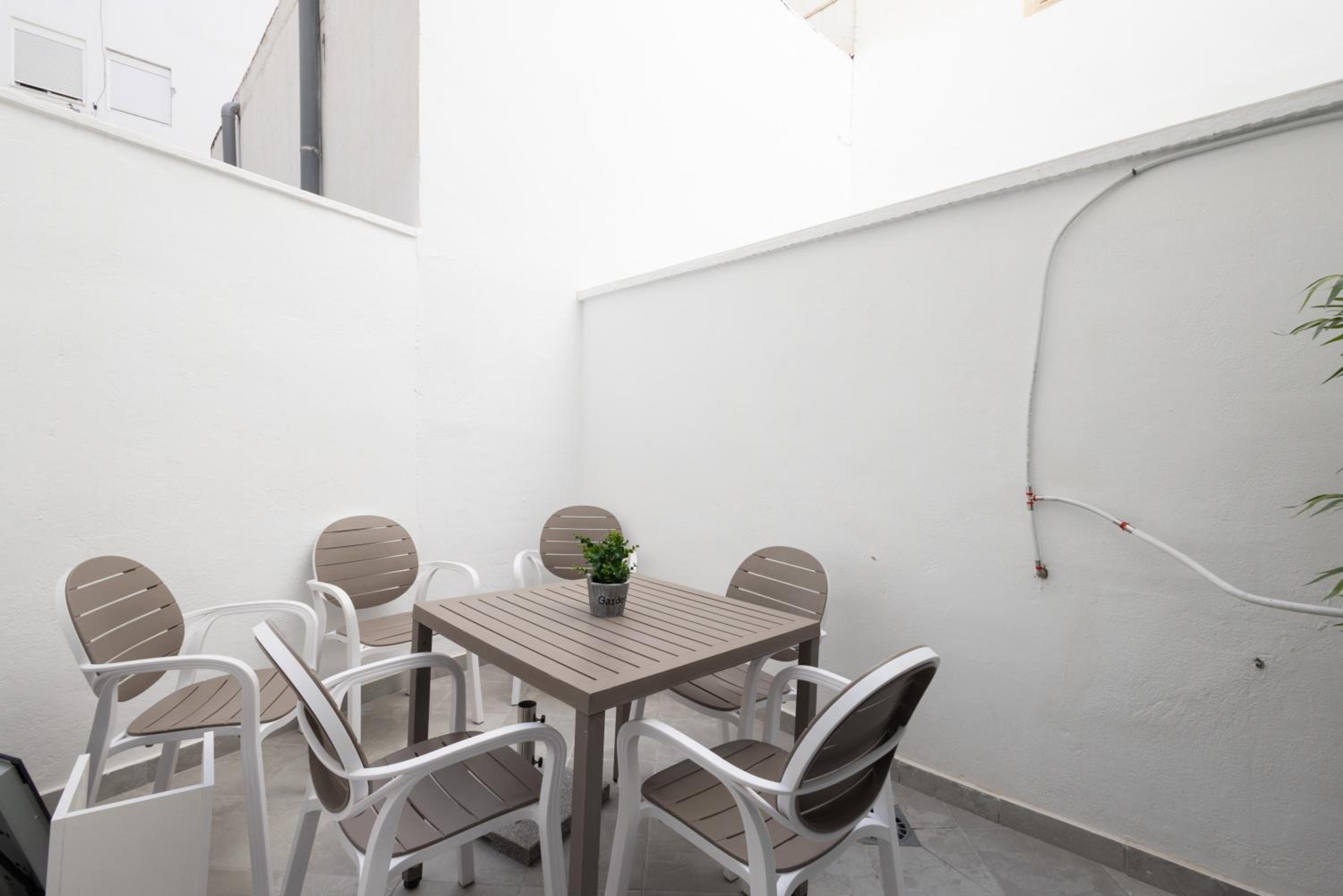 Valencia Vacations - FLORIT FLATS - The Cruz Cubierta Apartments with Terrace - Property Image 16