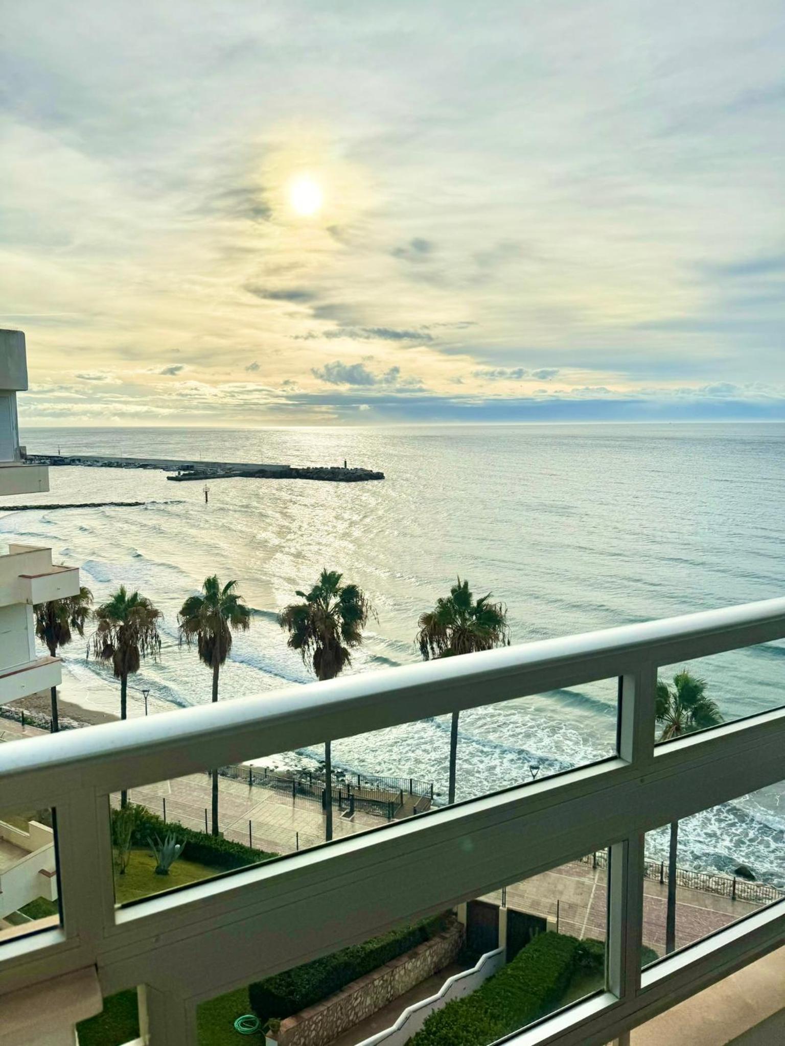 SEA VIEW & BEACH ACCESS - Center - Parking
