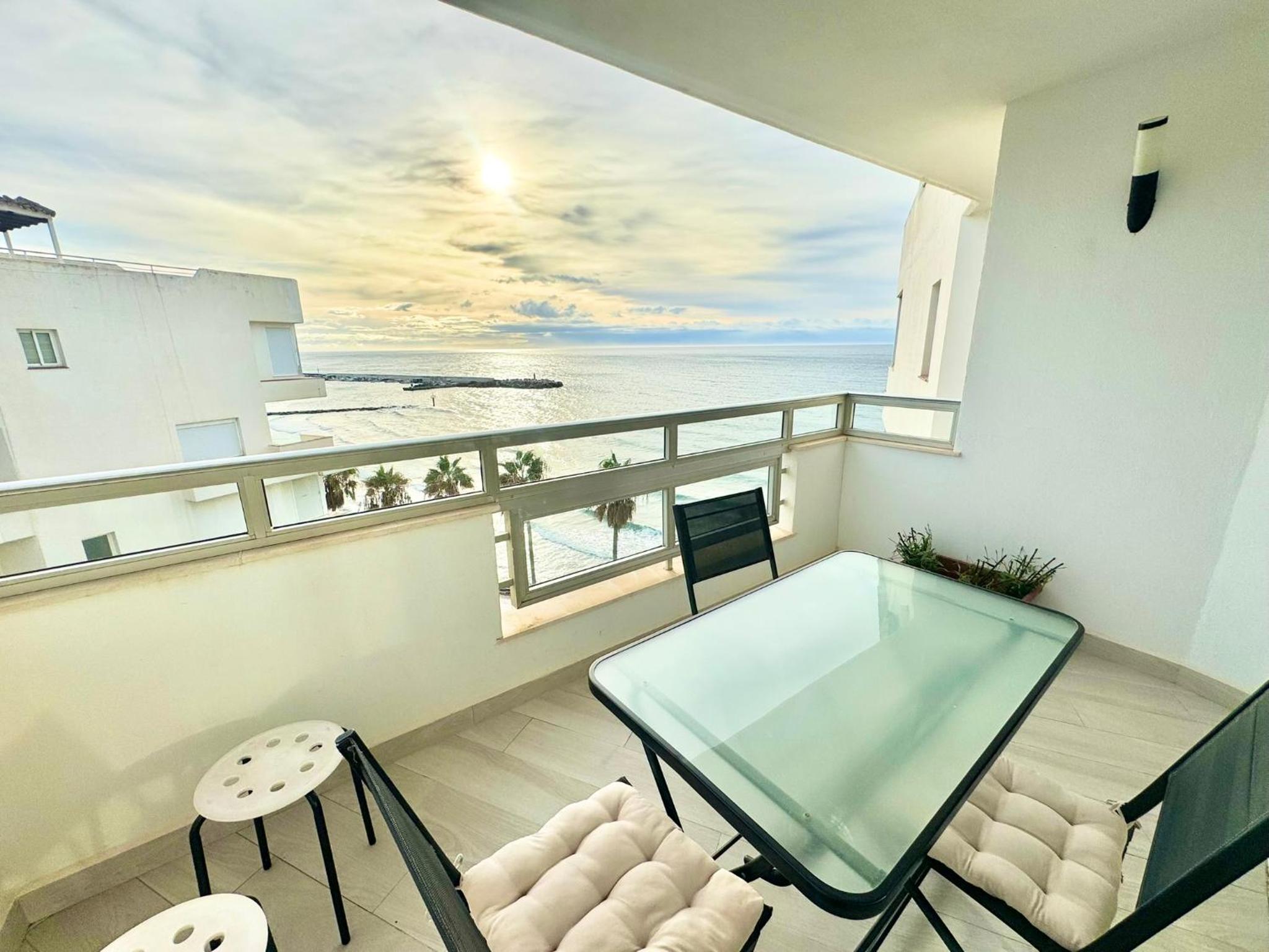 SEA VIEW & BEACH ACCESS - Center - Parking