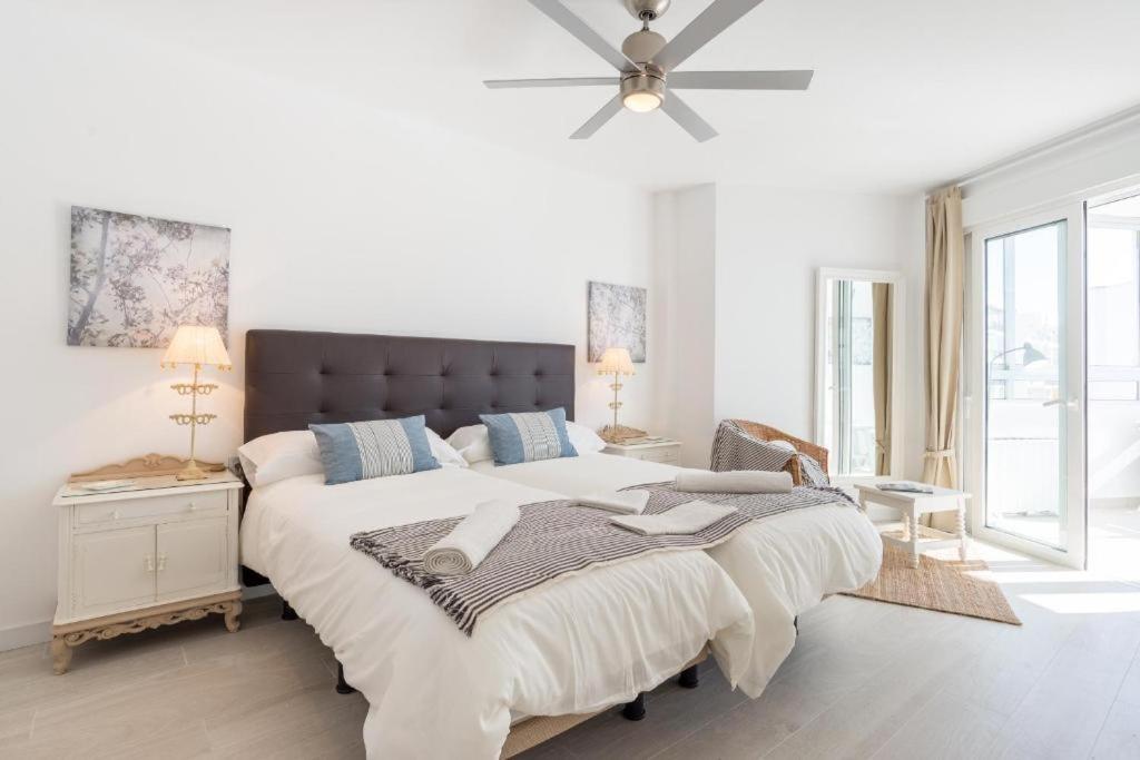 SEA VIEW & BEACH ACCESS - Center - Parking