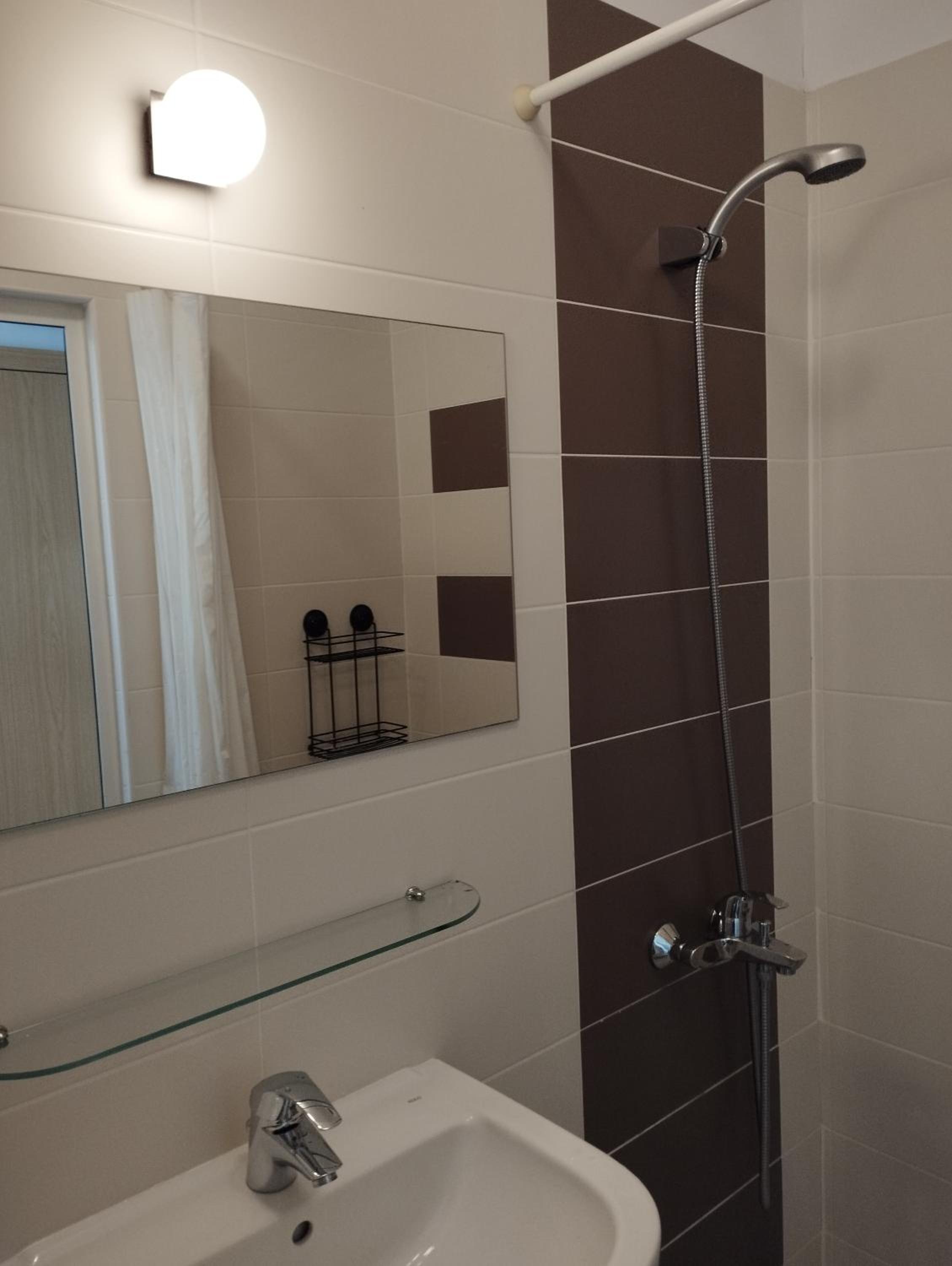 Top Center Apartment 7