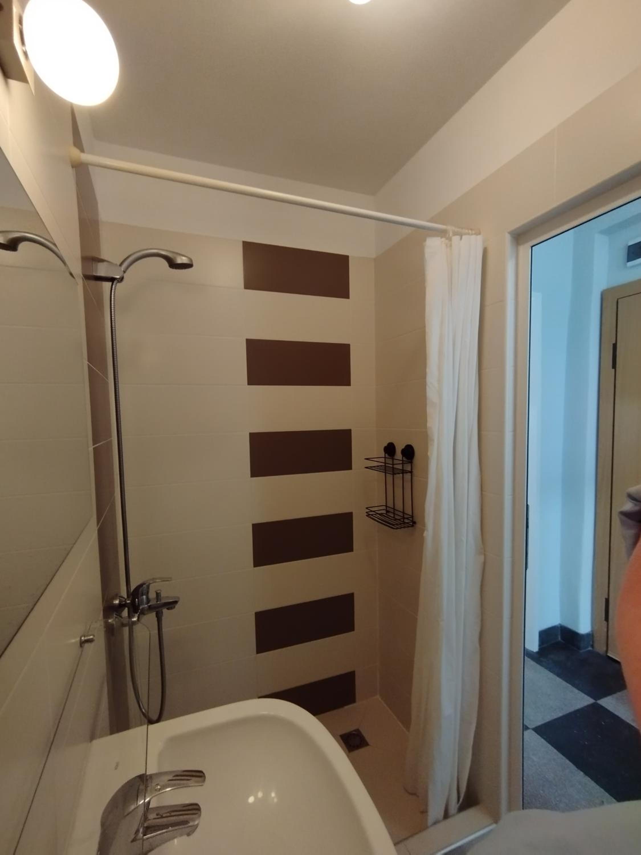 Top Center Apartment 7