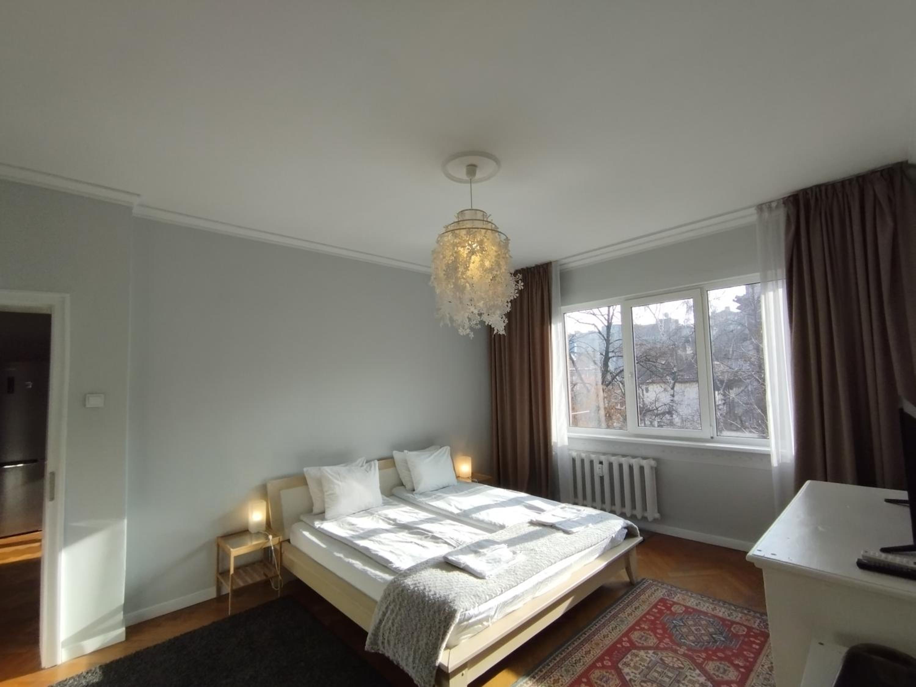Top Center Apartment 7