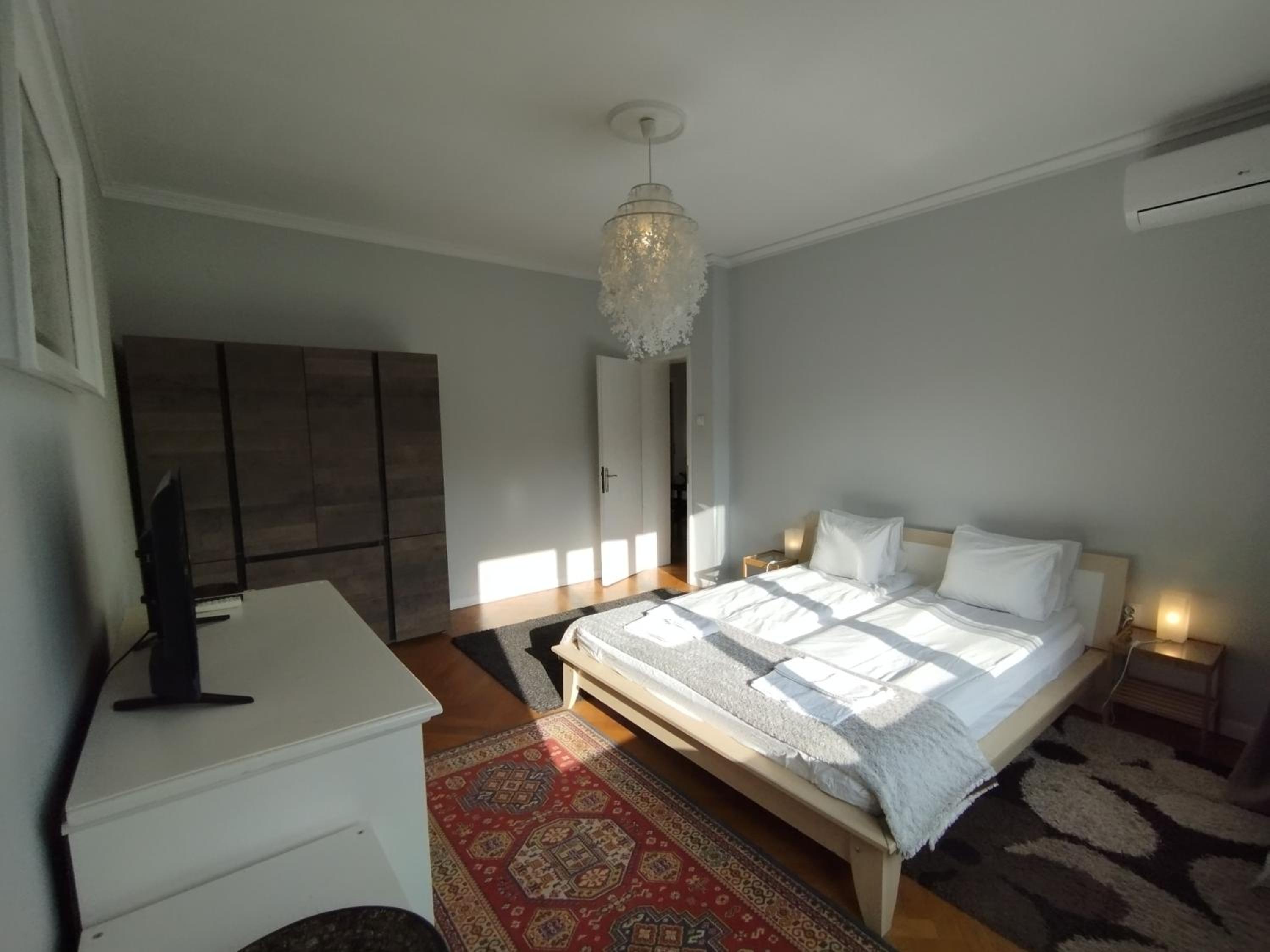 Top Center Apartment 7