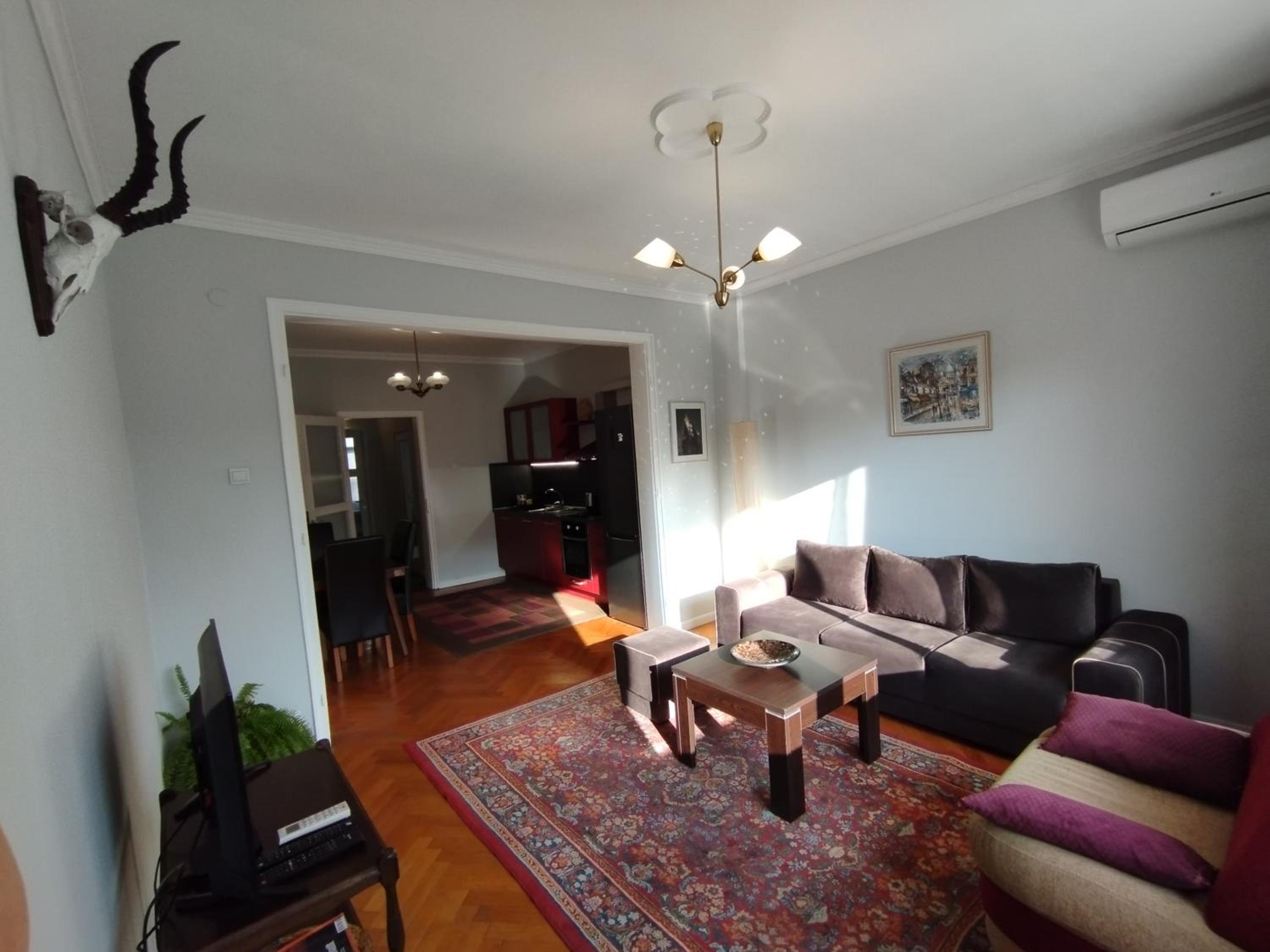 Top Center Apartment 7