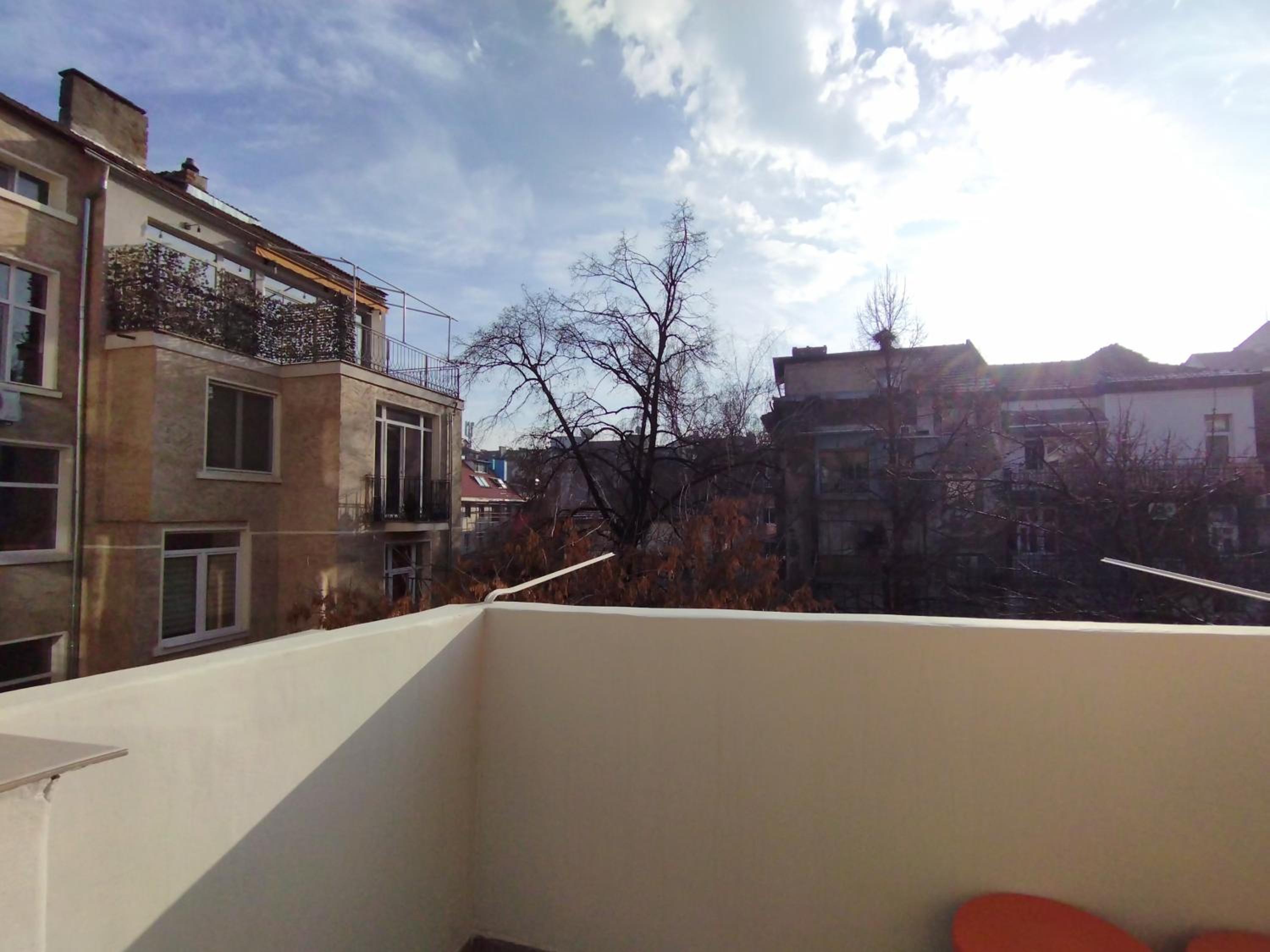 Top Center Apartment 7