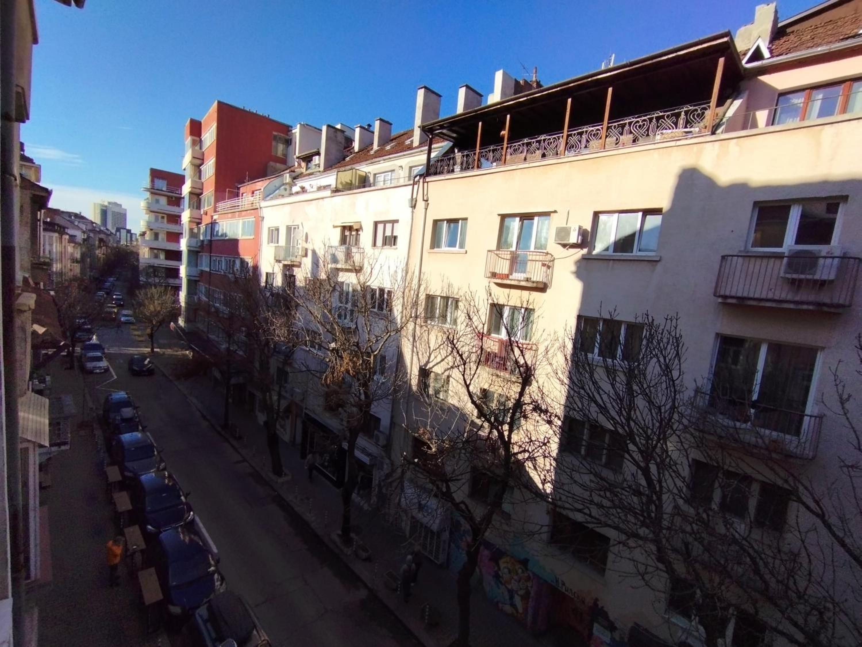 Top Center Apartment 7
