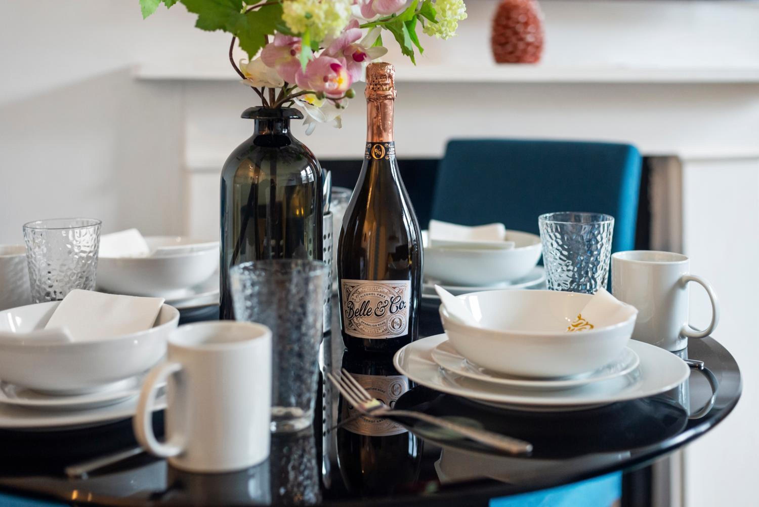 Modern Living in the Heart of Covent Garden! No Lift 6BC