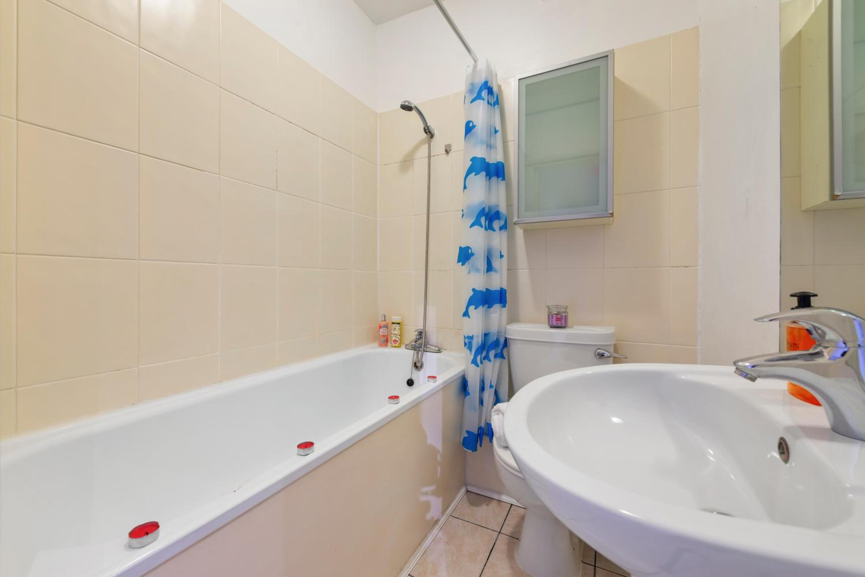 Modern Living in the Heart of Covent Garden! No Lift 6BC
