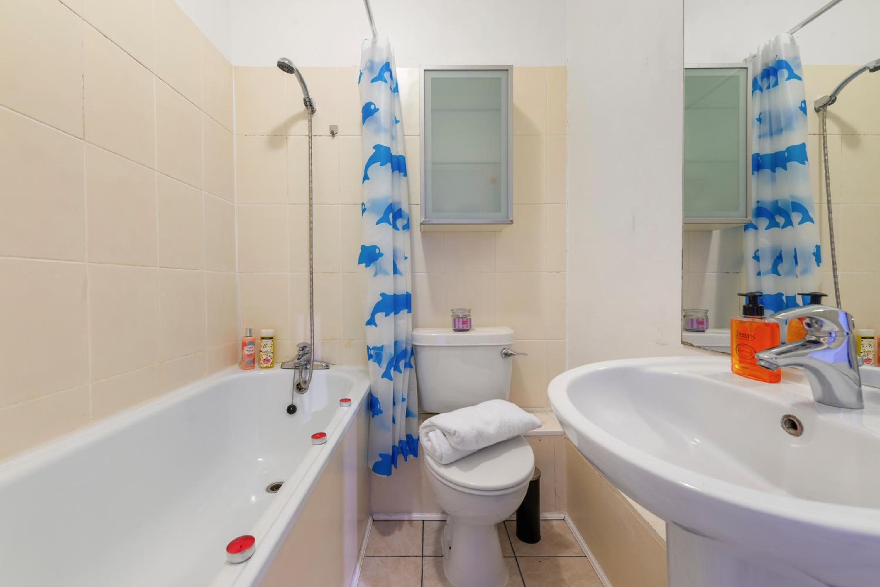 Modern Living in the Heart of Covent Garden! No Lift 6BC