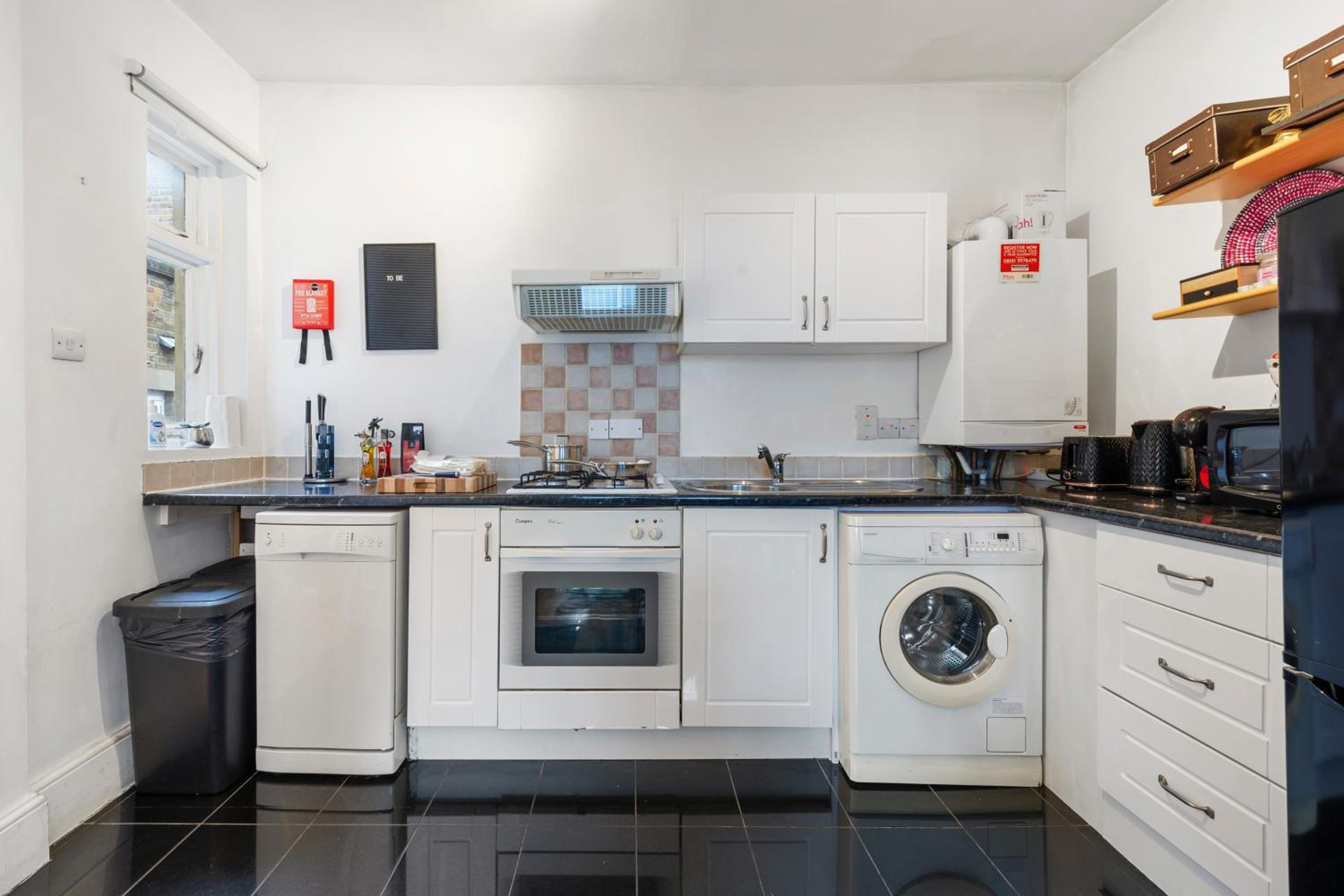 Modern Living in the Heart of Covent Garden! No Lift 6BC