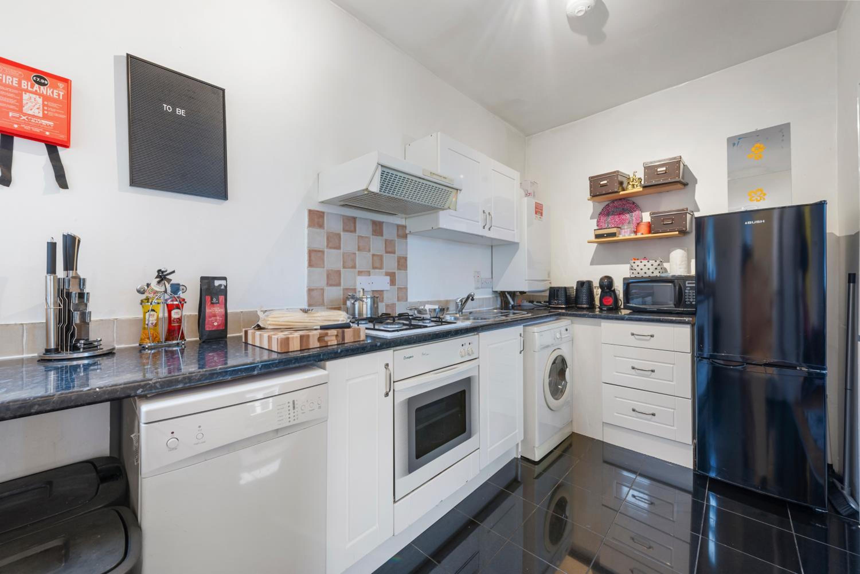 Modern Living in the Heart of Covent Garden! No Lift 6BC
