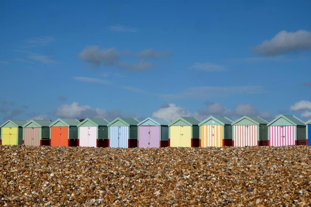 Poets Rest, free parking, EV socket fees apply walk to beach view 2