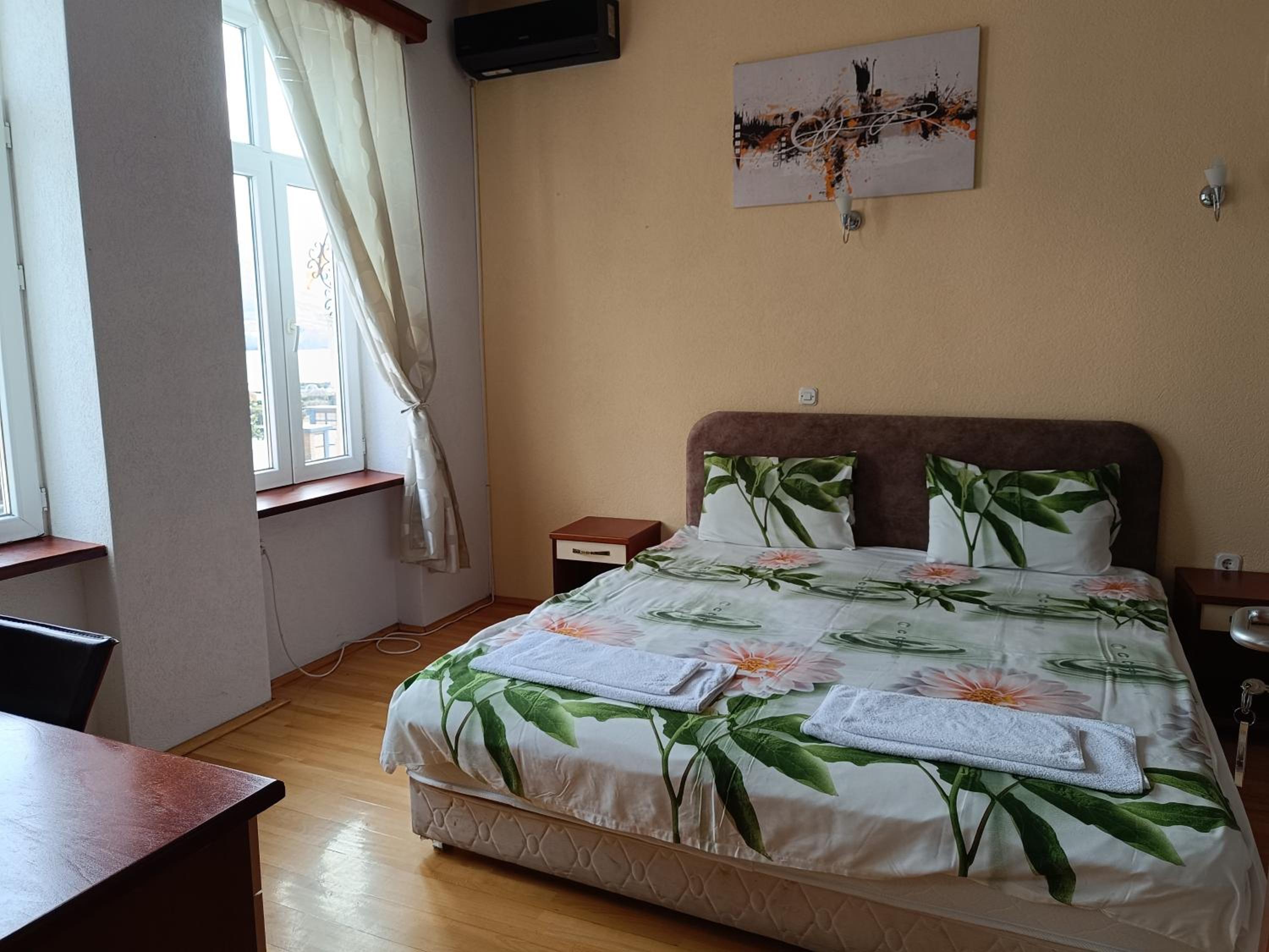 Central Square Villa Ginek view 2