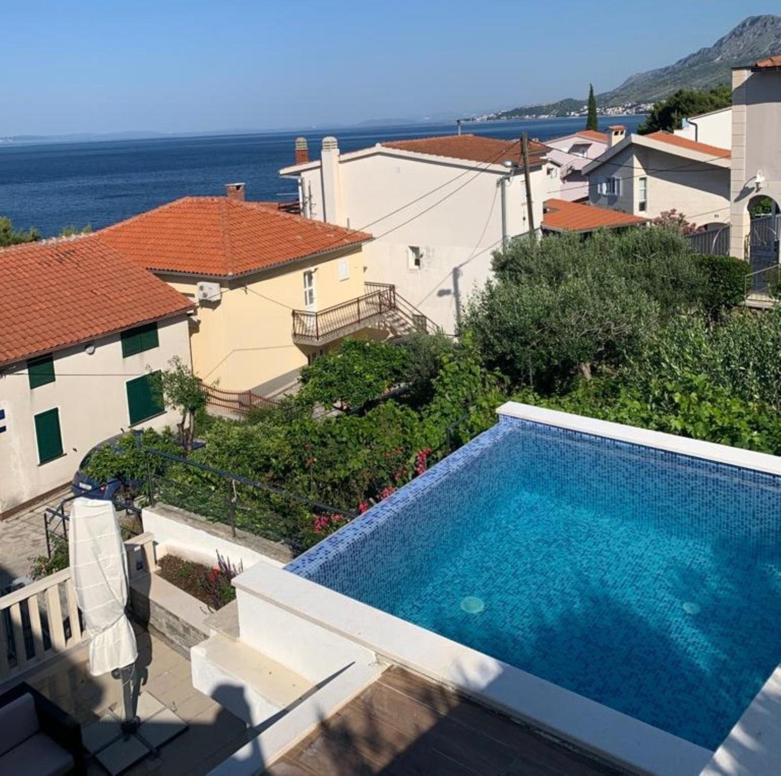 Apartments with pool Vrdoljak view 3
