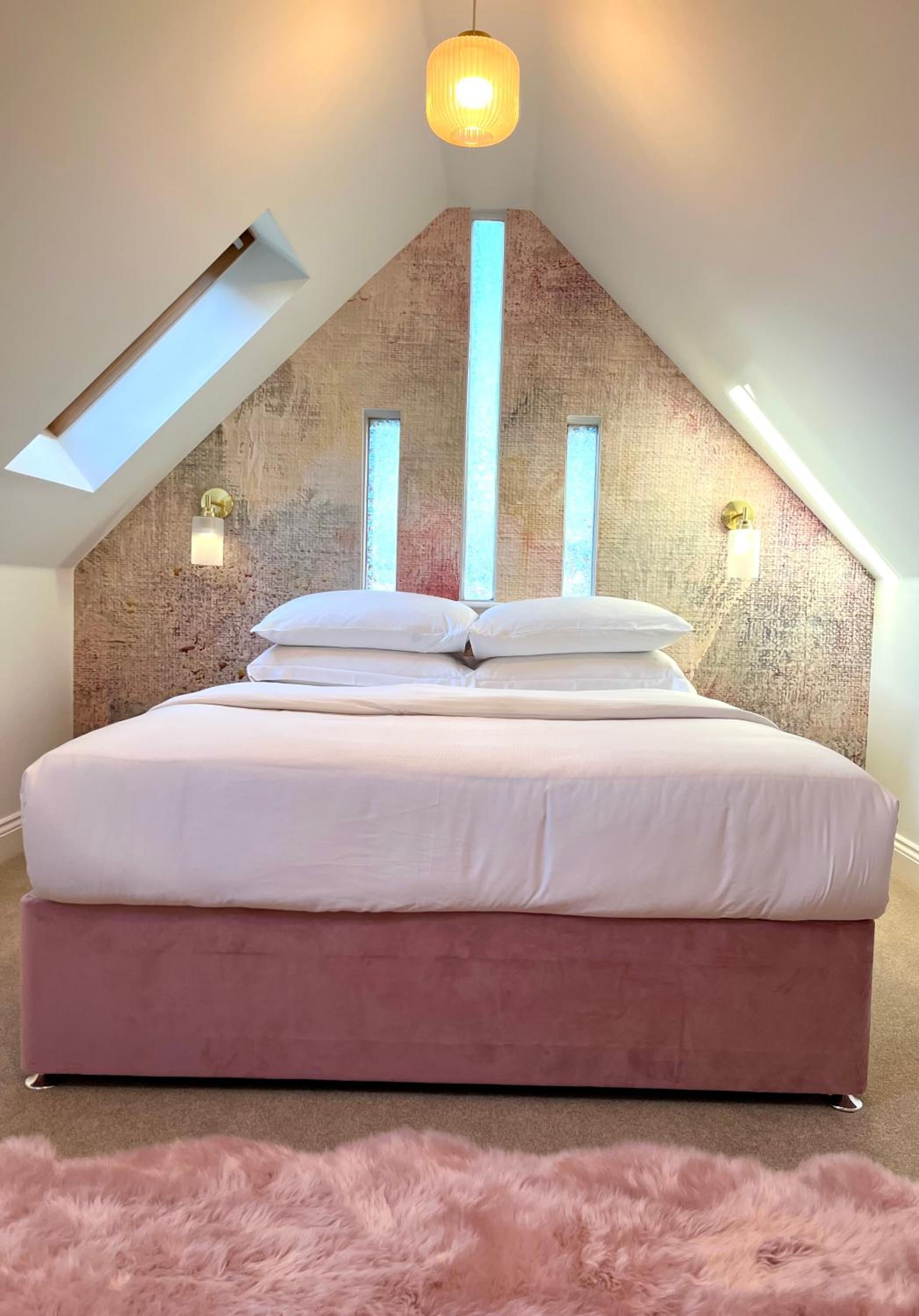 The Gallery - Bournemouth Town Centre - Beach 5 Minute Walk - Superfast WiFi - Outdoor Terrace - Sleeps 6 - Netflix - Contractor Friendly - Long Stay Rates view 3