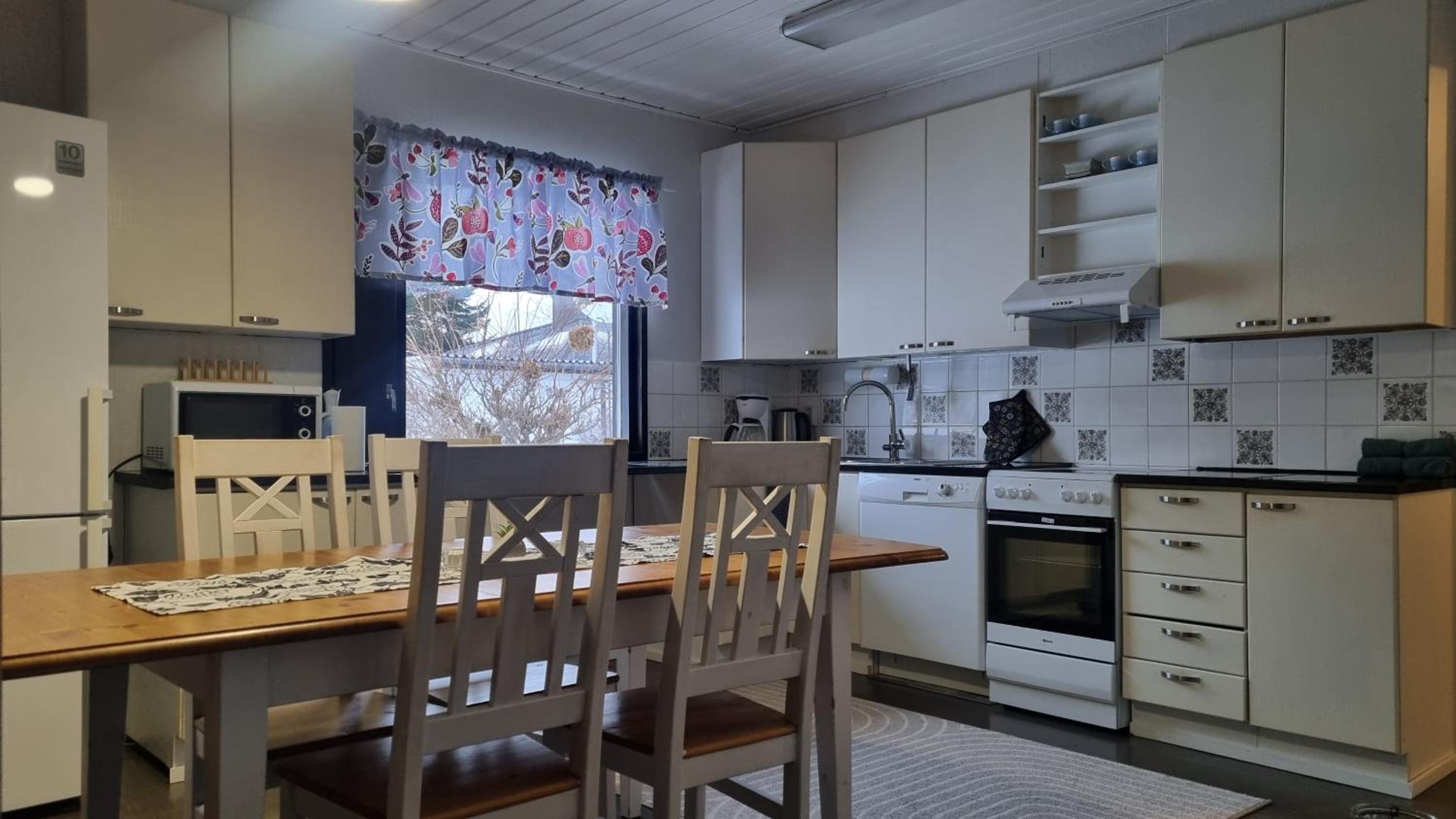 3 bedrooms, sauna and kitchen All house view 3