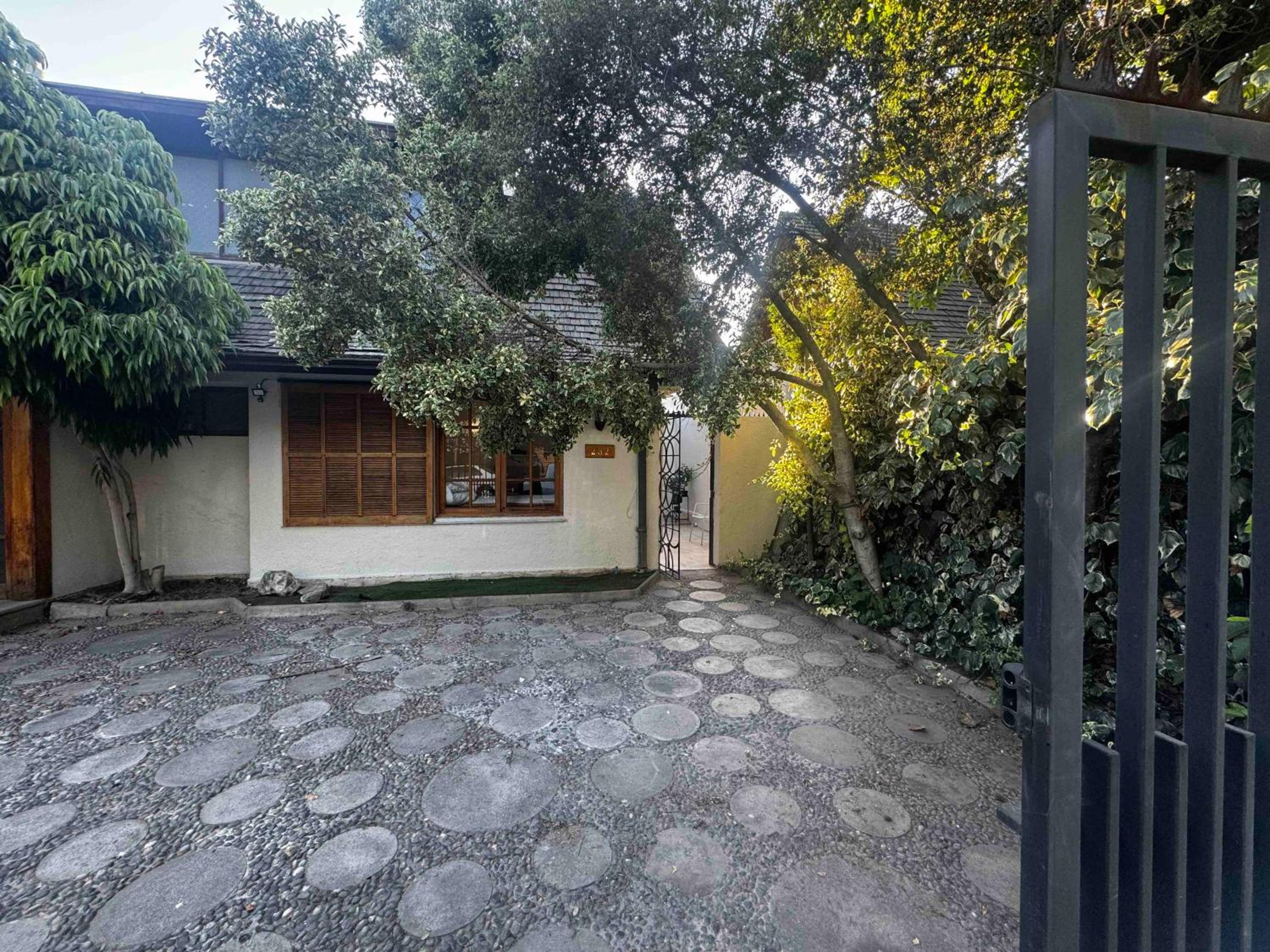 Alto Las Condes Apartments
