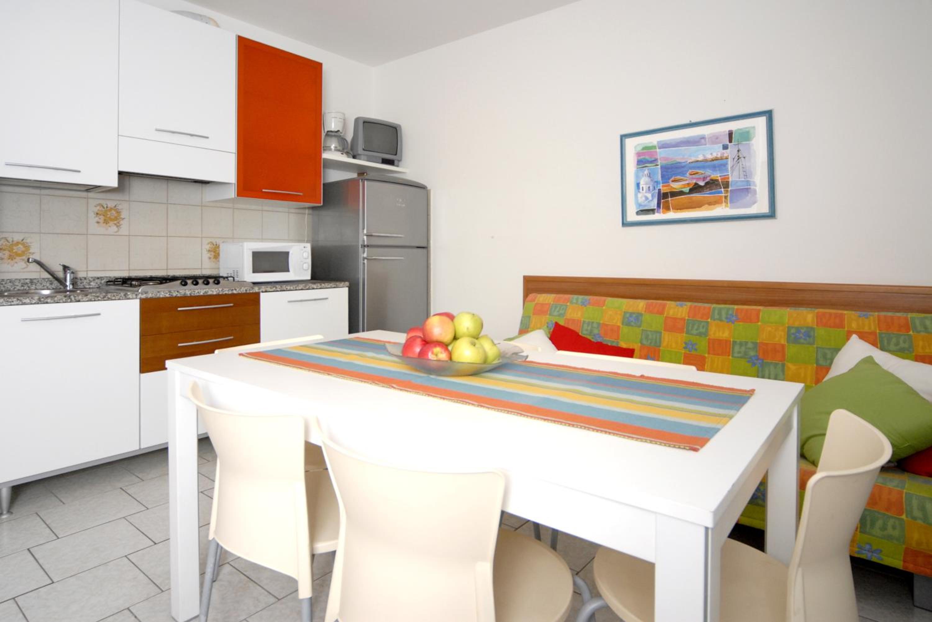 Sunny beach getaway for 6 guests in Bibione view 3