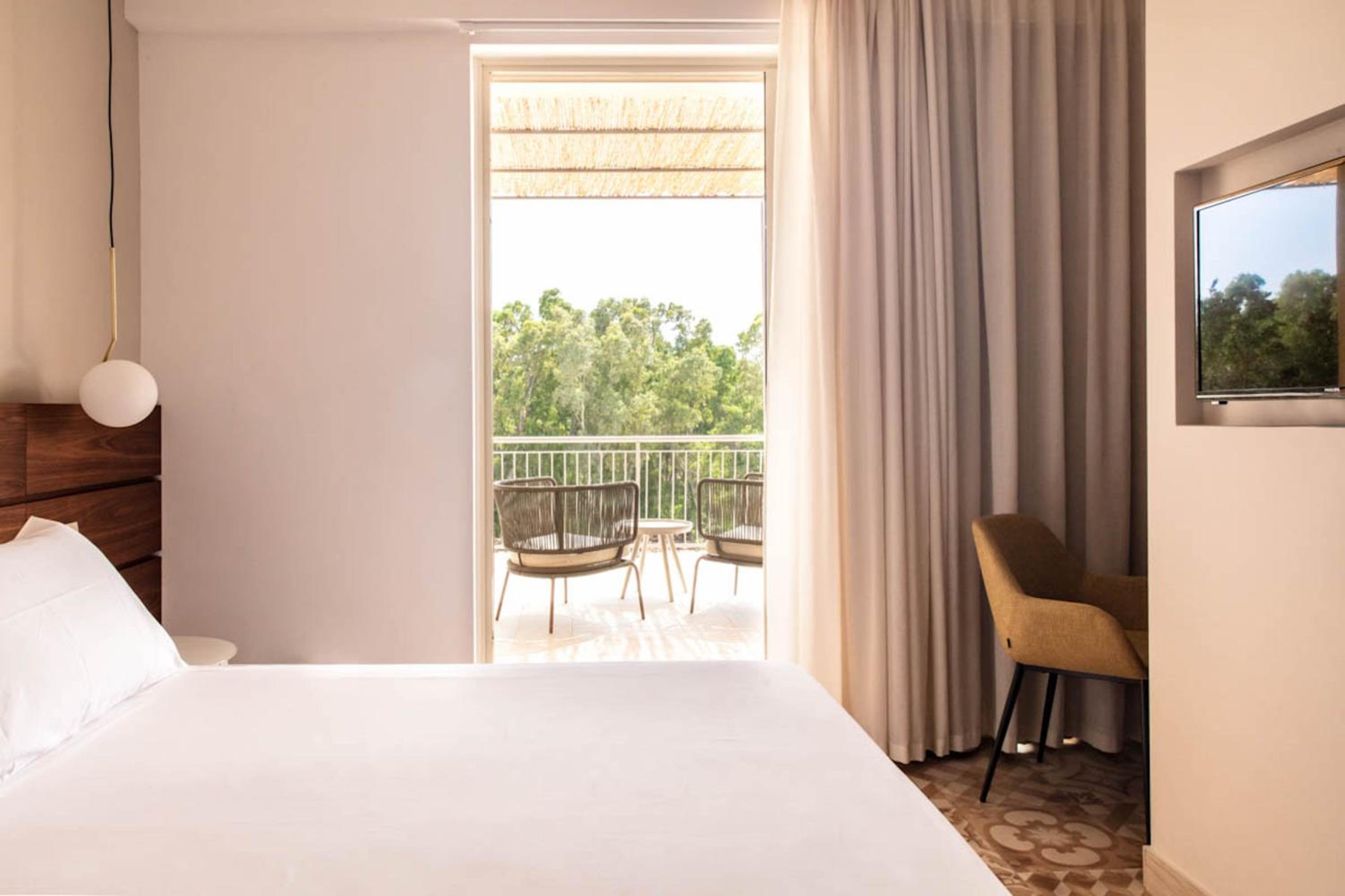 Luna Minoica Suites and Apartments