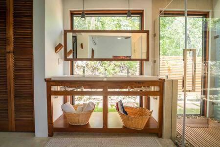 Cheerful 2 bedroom Villa with Pool