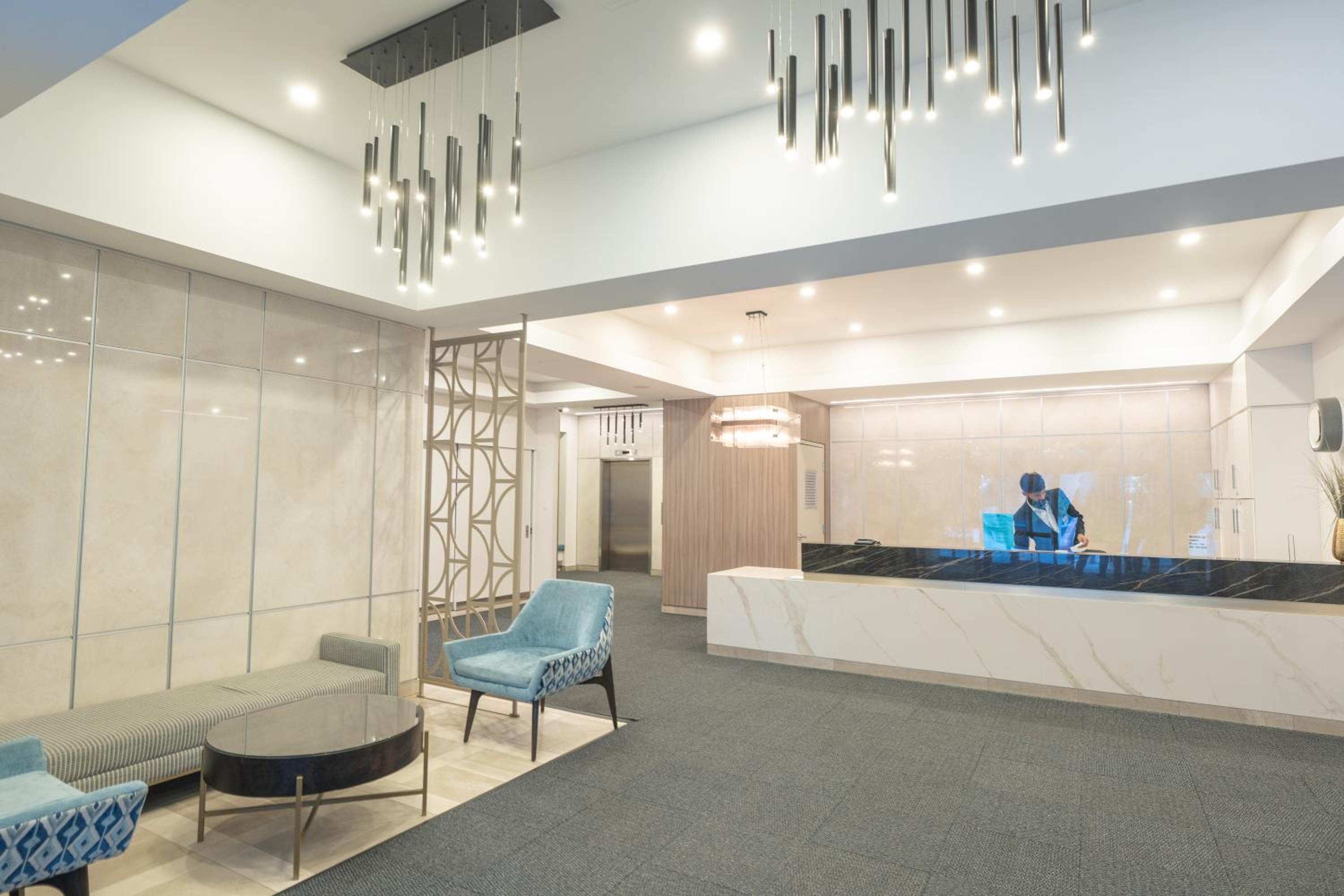 Boutique Suite in Downtown Toronto, Free Parking!