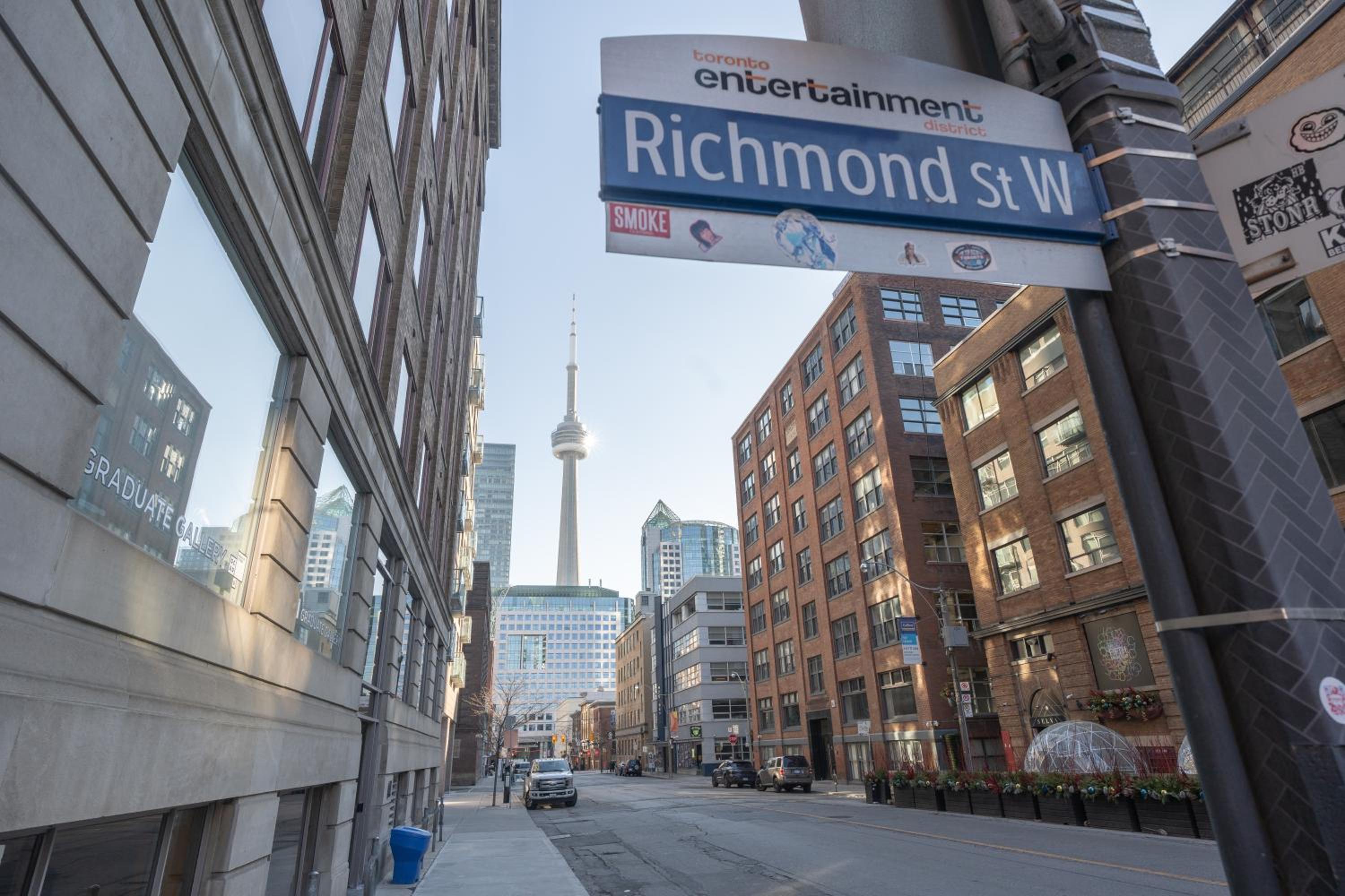 Boutique Suite in Downtown Toronto, Free Parking!