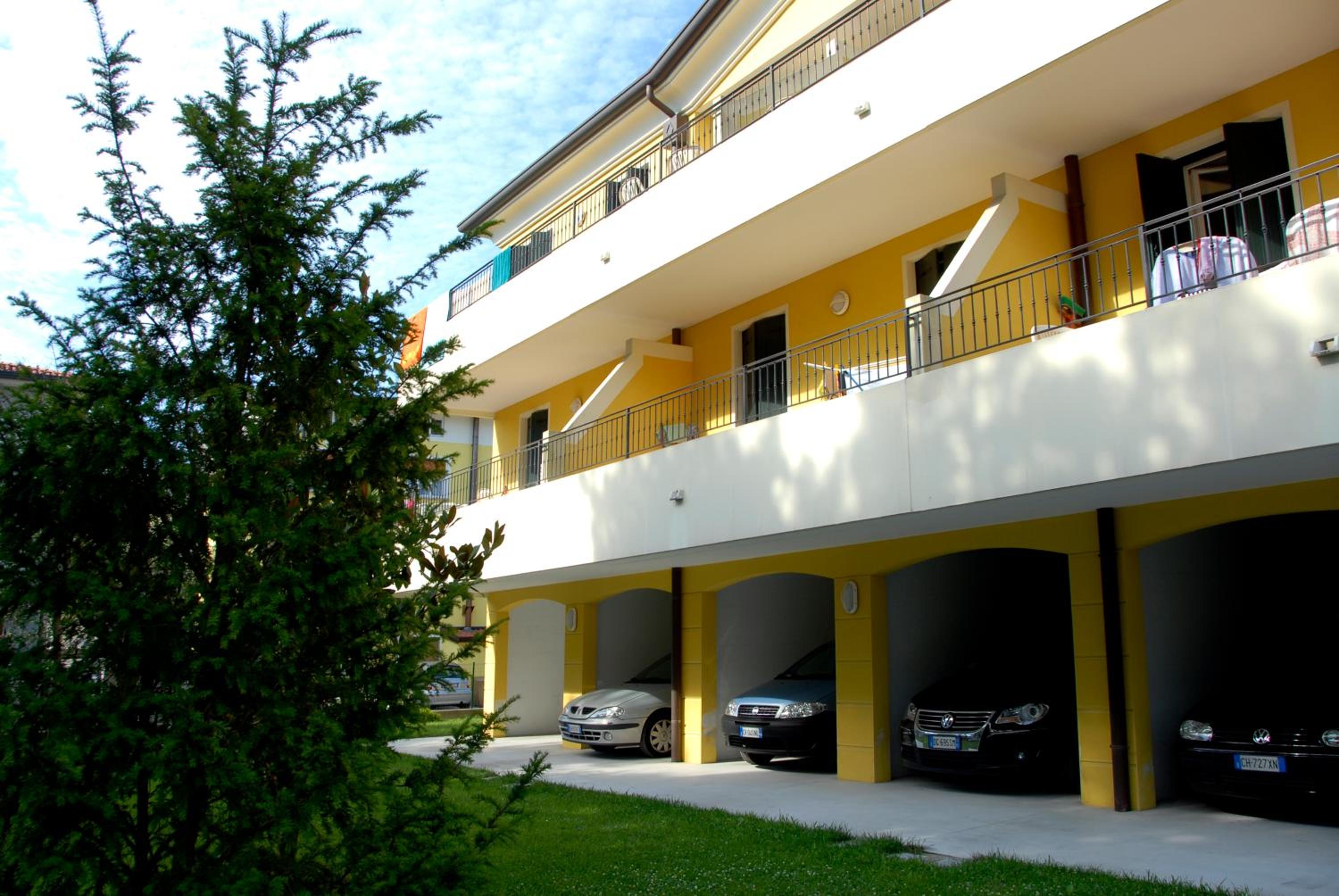 Beachfront escape one bedroom flat with ac view 5
