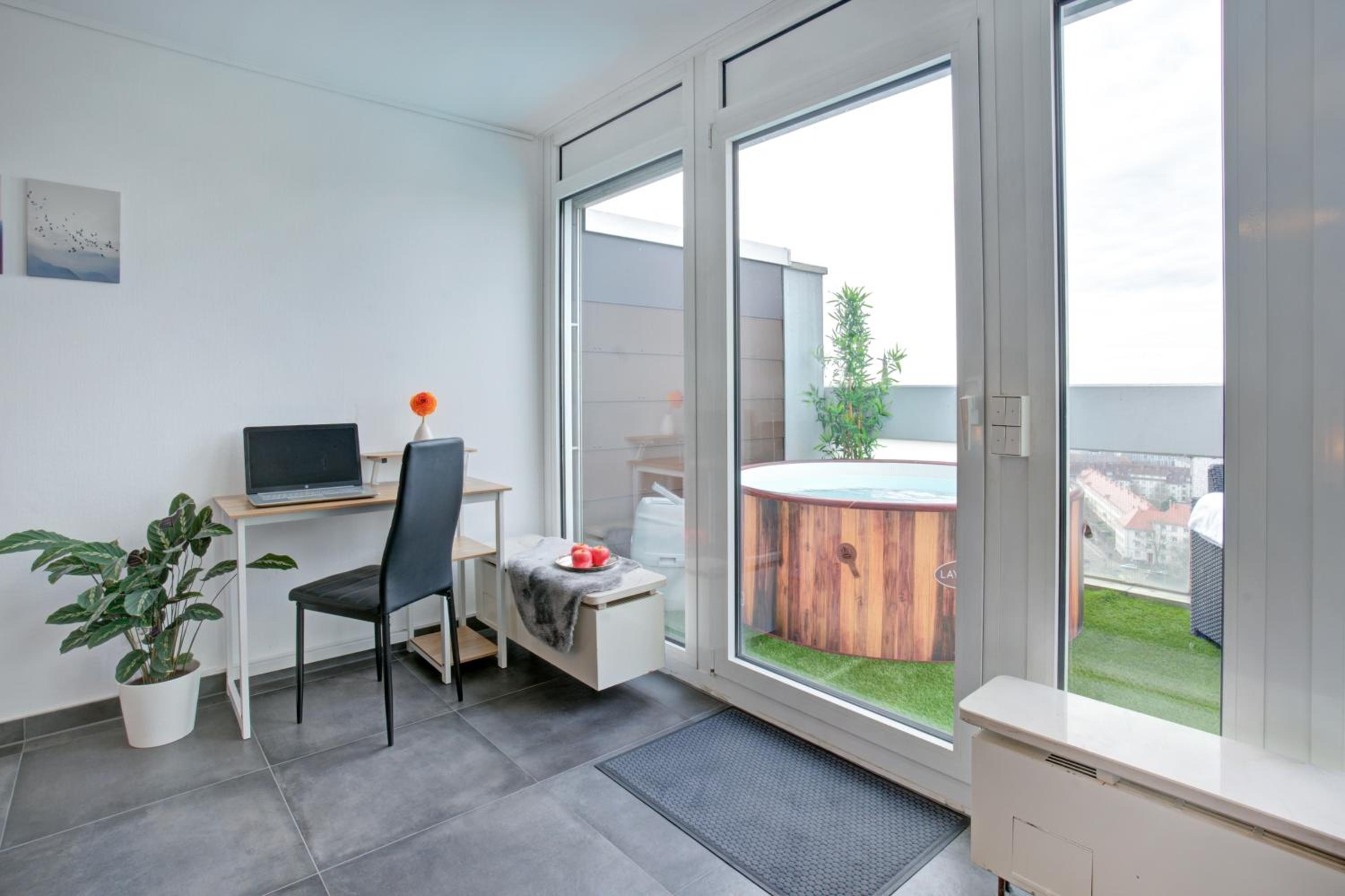 Das Penthouse - Jacuzzi - BBQ - Dachterrasse
